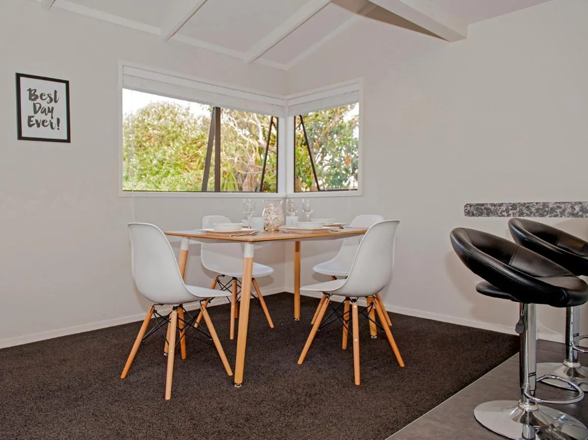 Beach Central - Whangamata Holiday Home