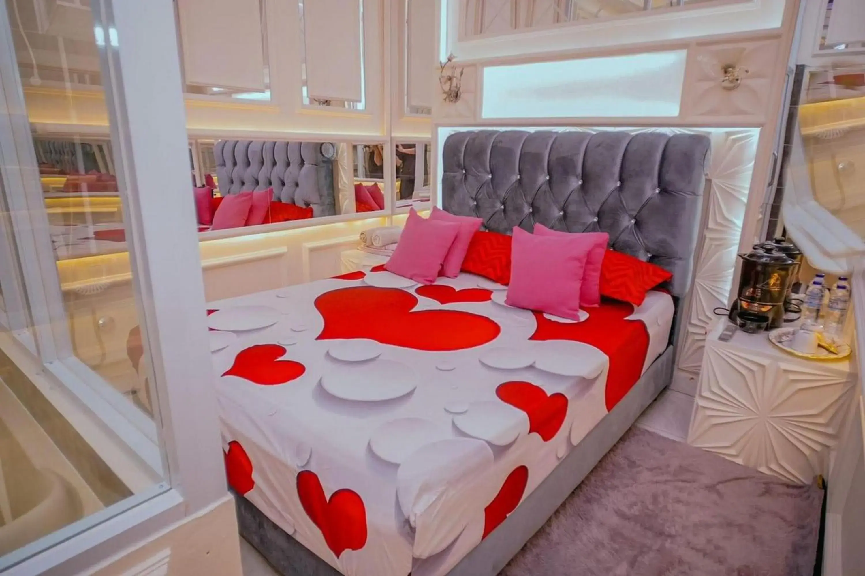 Bedroom, Bed in The One Hotel Gorontalo Mitra RedDoorz Bedroom, Bed in The One Hotel Gorontalo Mitra RedDoorz