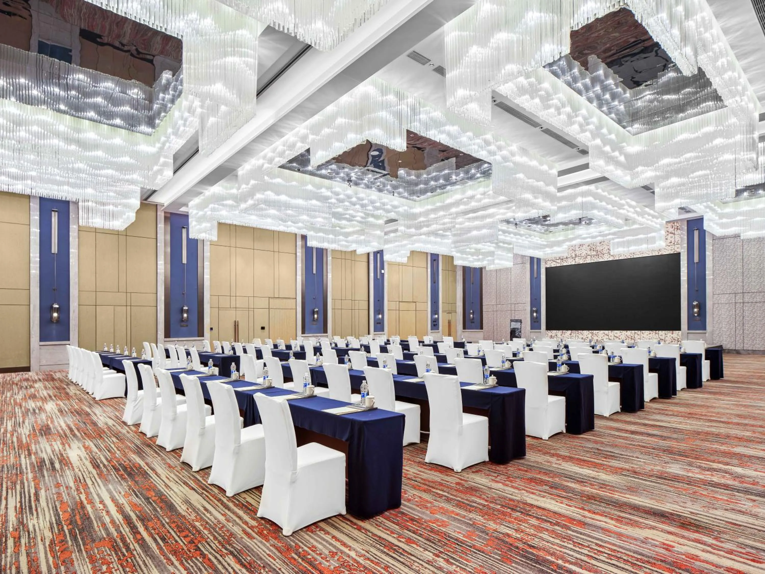 Banquet/Function facilities in Vignette Collection Hangzhou Huaxia Center Hotel by IHG