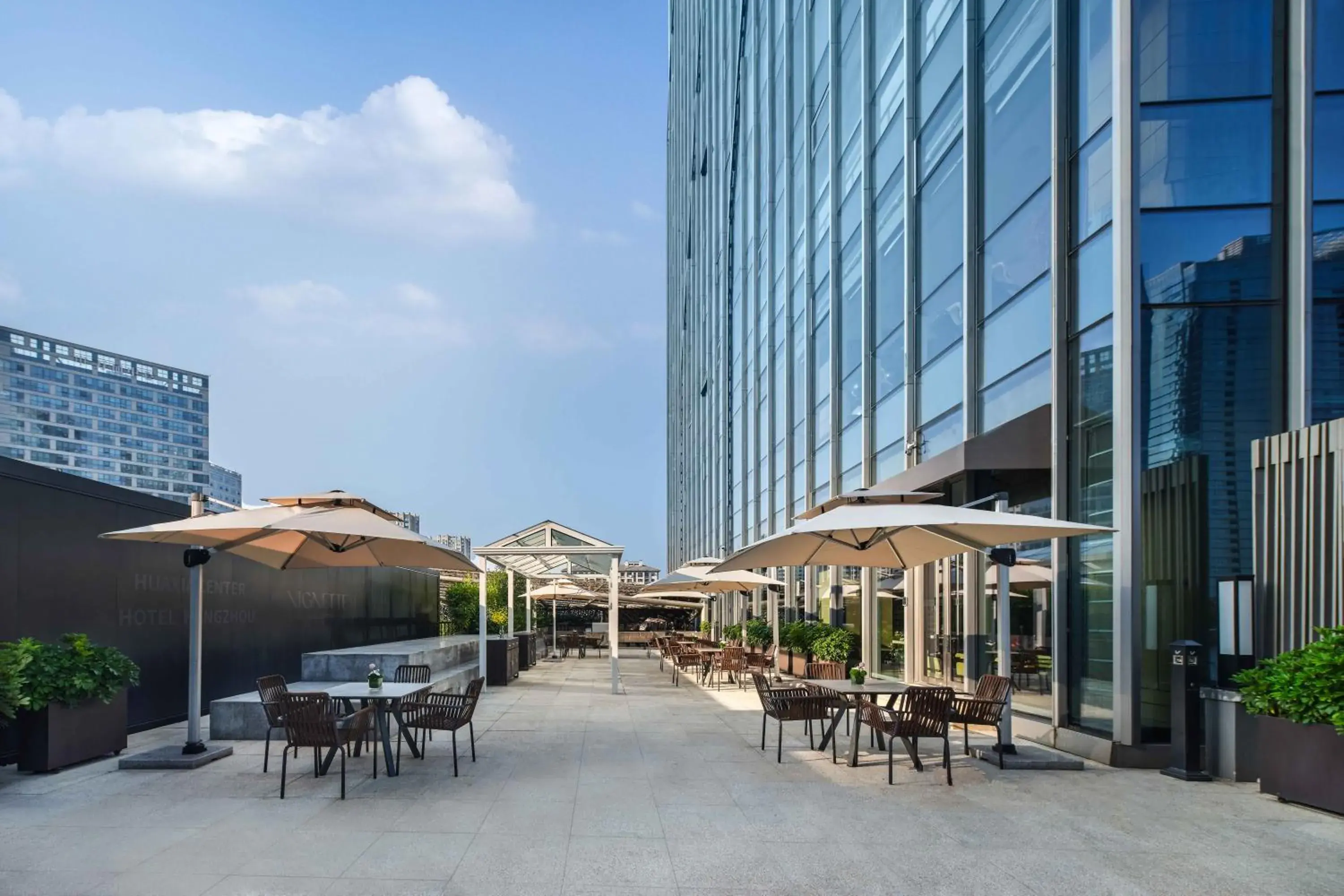 Restaurant/places to eat in Vignette Collection Hangzhou Huaxia Center Hotel by IHG Restaurant/places to eat in Vignette Collection Hangzhou Huaxia Center Hotel by IHG