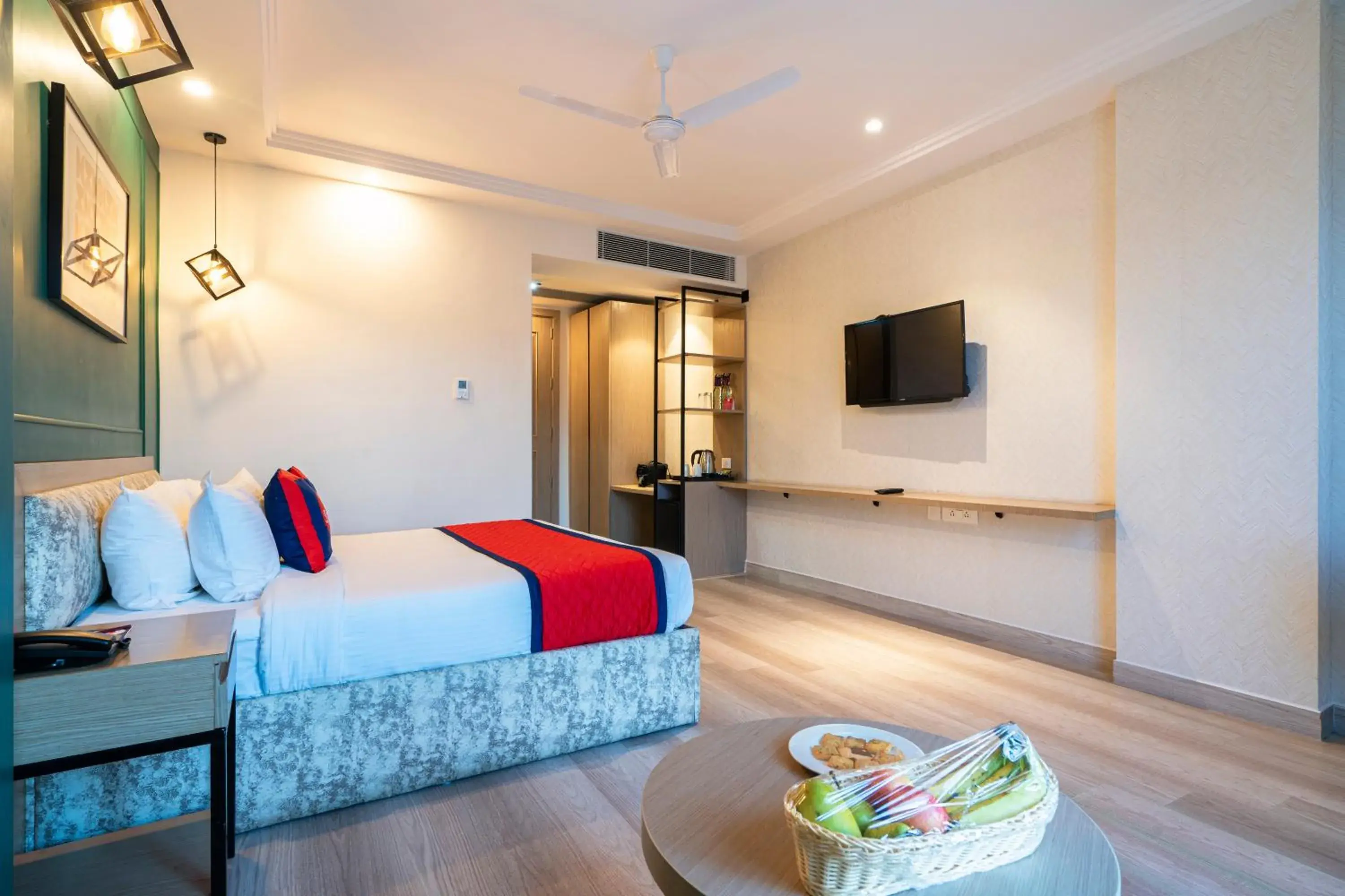 TV and multimedia, Bed in Spree Hotel Kriday at Rajpur Road, Dehradun TV and multimedia, Bed in Spree Hotel Kriday at Rajpur Road, Dehradun