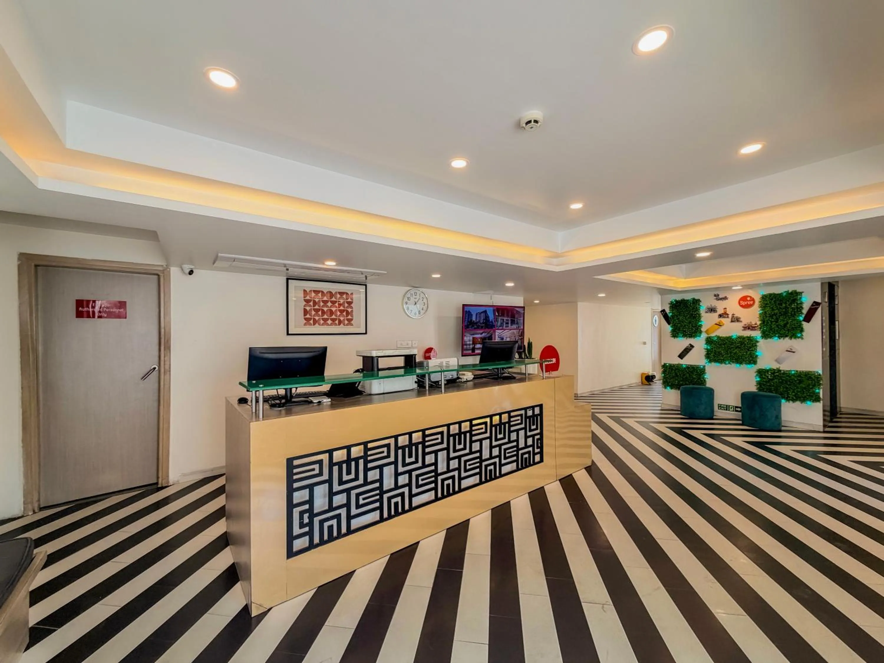 Lobby or reception in Spree Hotel Kriday Rajpur Road Dehradun
