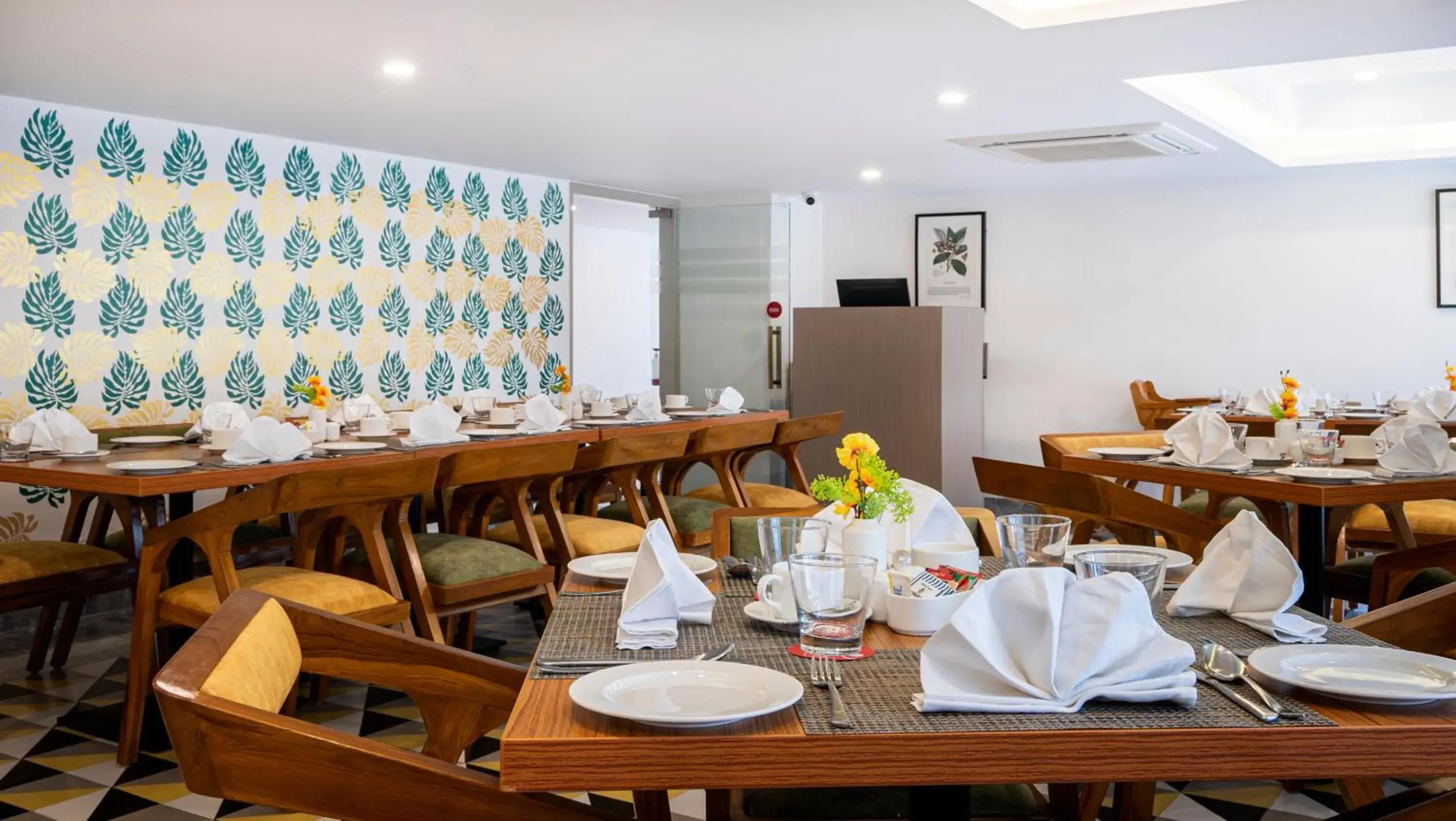 Restaurant/places to eat in Spree Hotel Kriday at Rajpur Road, Dehradun Restaurant/places to eat in Spree Hotel Kriday at Rajpur Road, Dehradun