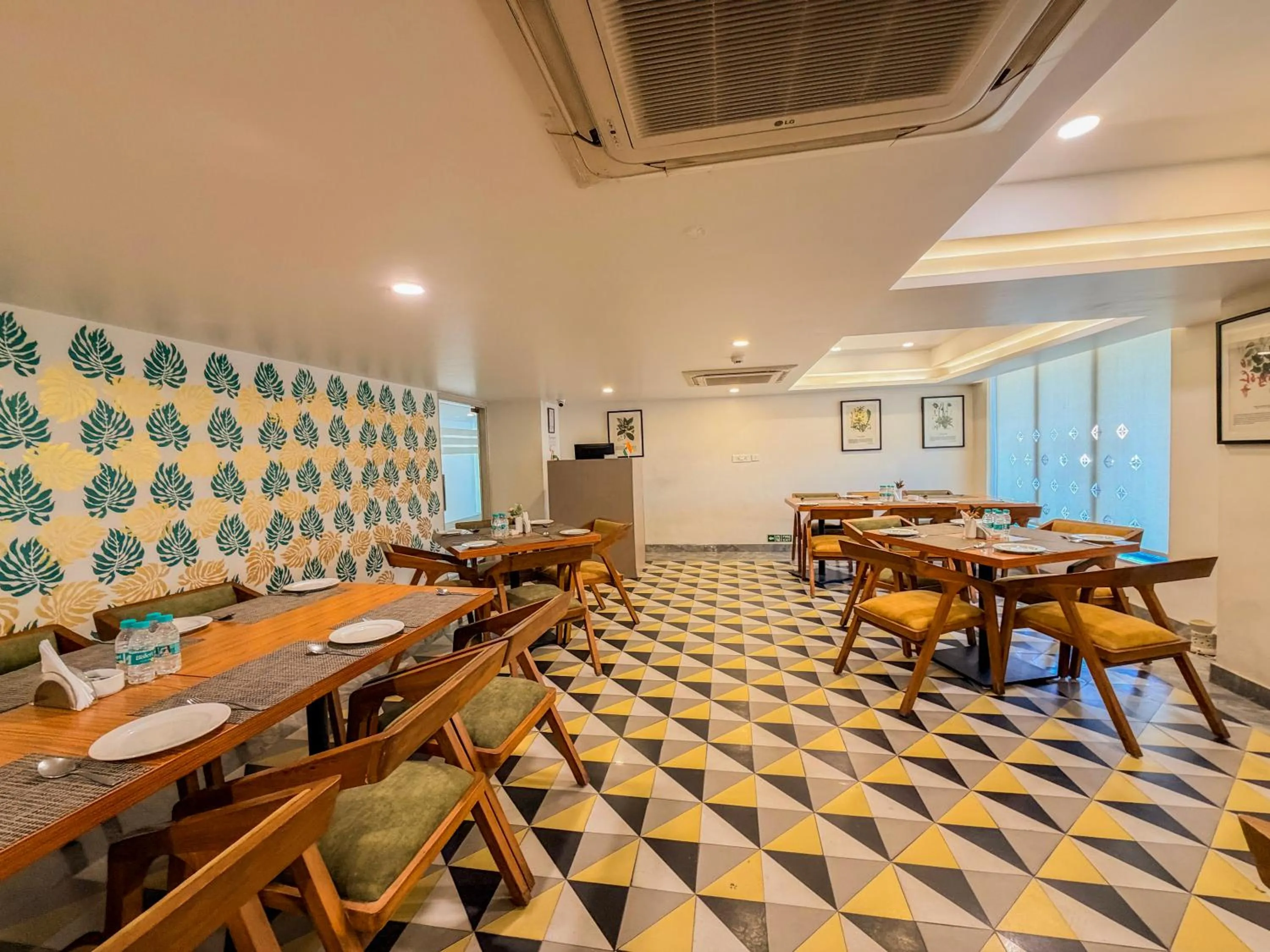 Restaurant/places to eat in Spree Hotel Kriday Rajpur Road Dehradun