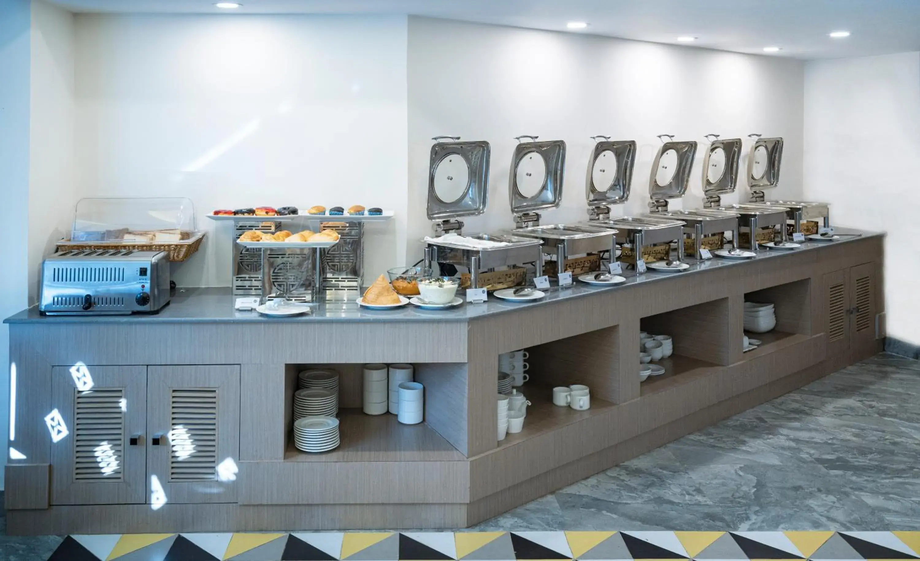 Restaurant/places to eat in Spree Hotel Kriday at Rajpur Road, Dehradun Restaurant/places to eat in Spree Hotel Kriday at Rajpur Road, Dehradun