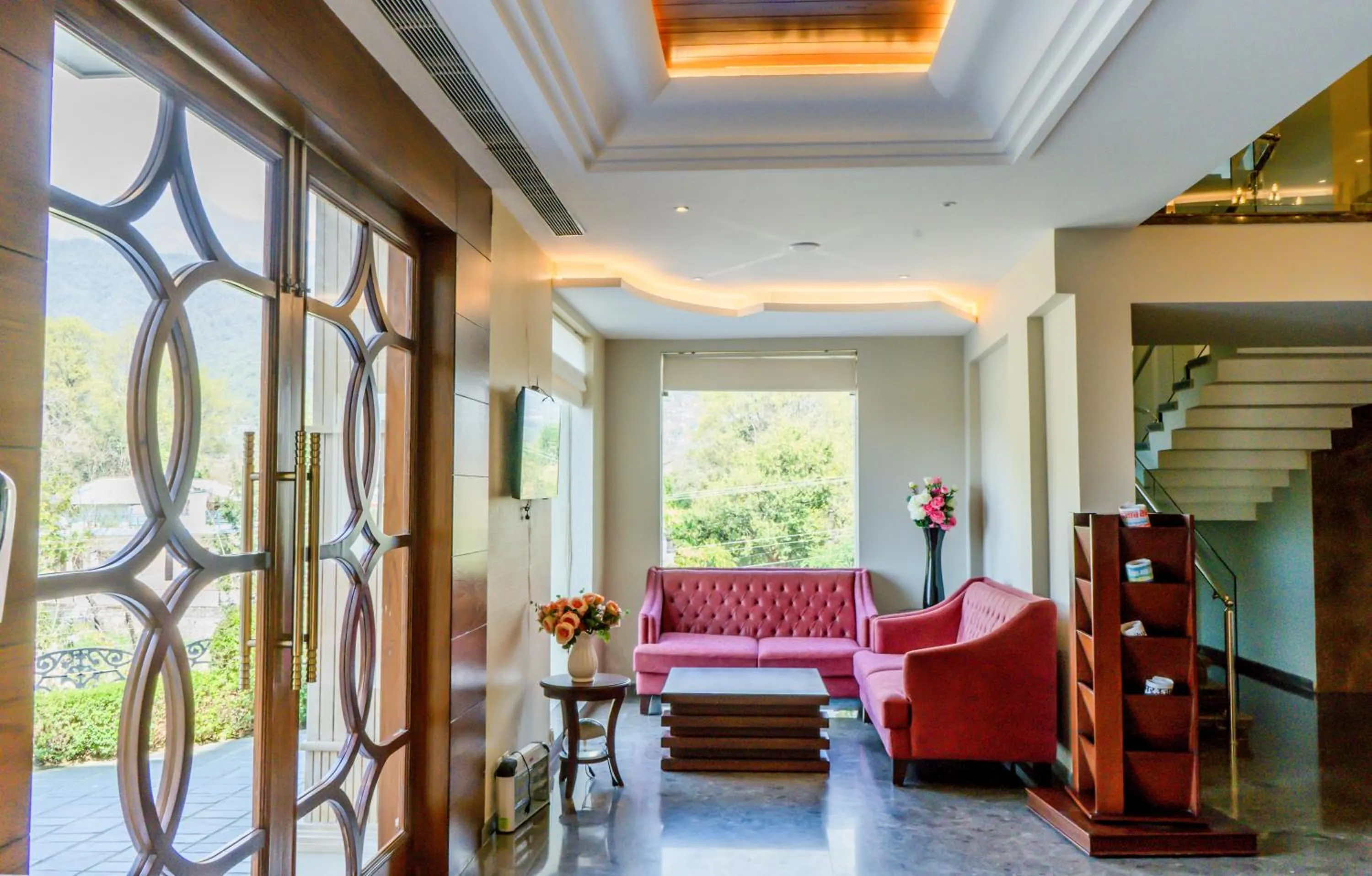 Lobby or reception in juSTa Palampur Resort & Convention Centre