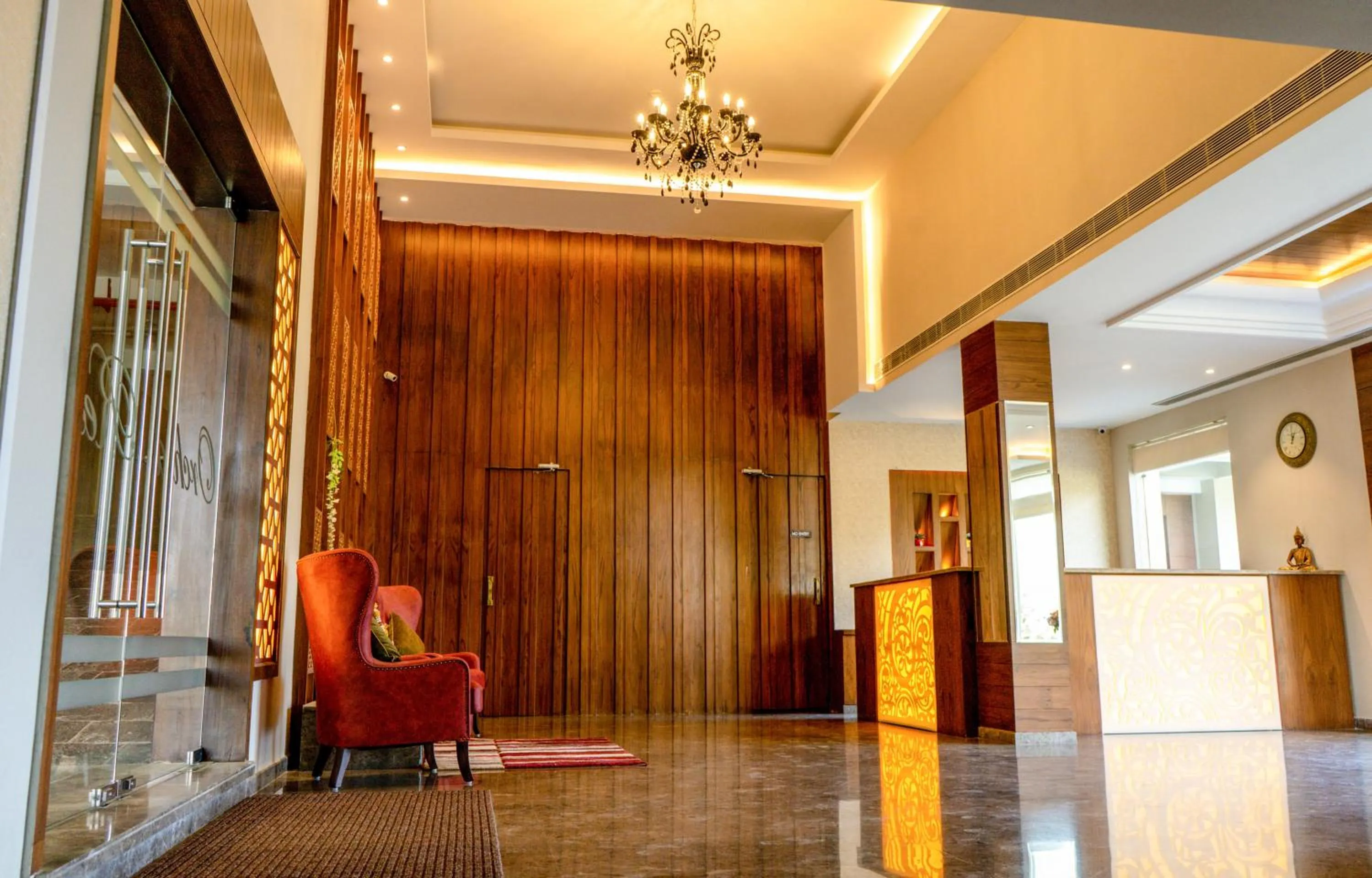 Lobby or reception in juSTa Palampur Resort & Convention Centre