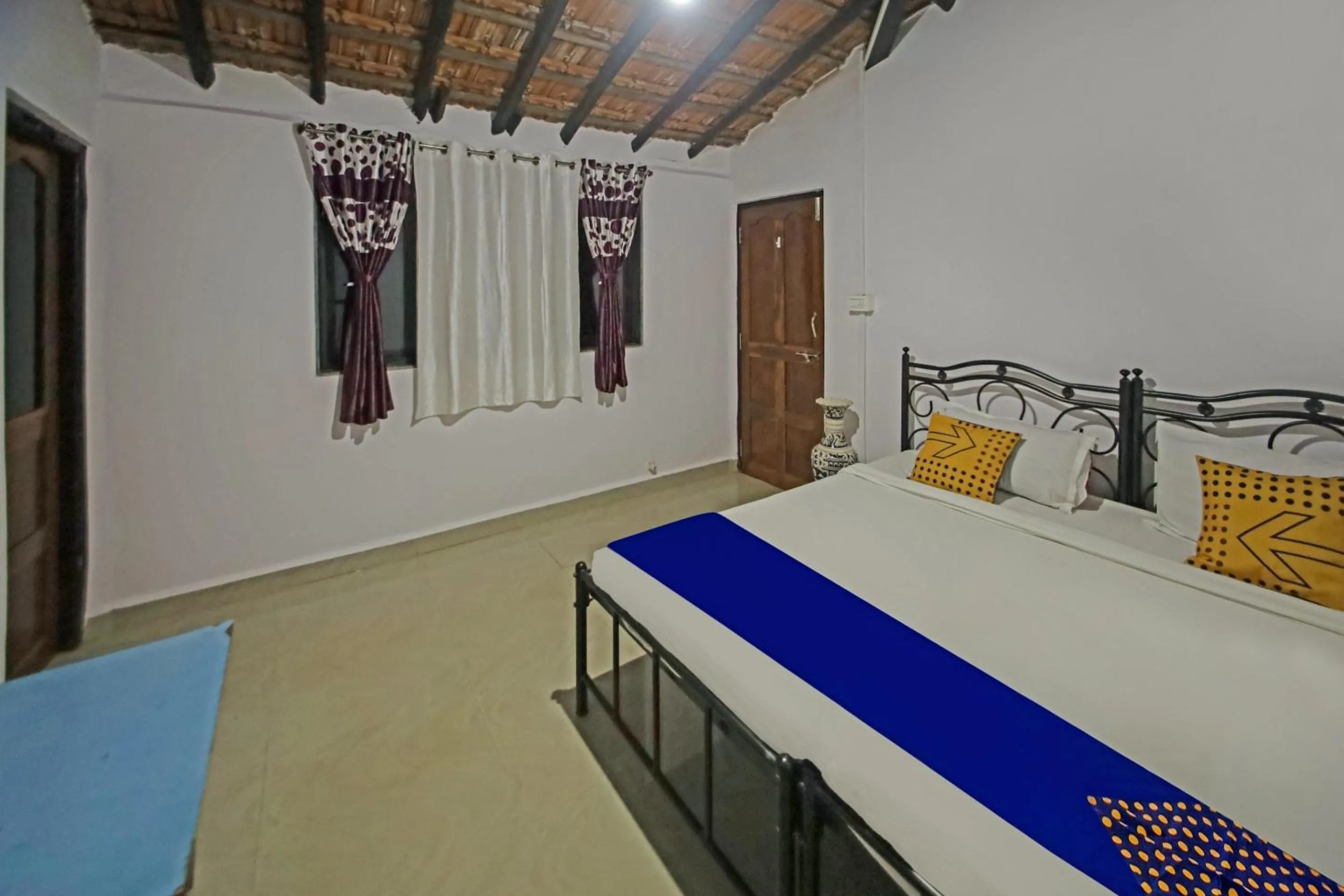 Bedroom, Bed in Hotel O Sunshine Guest House