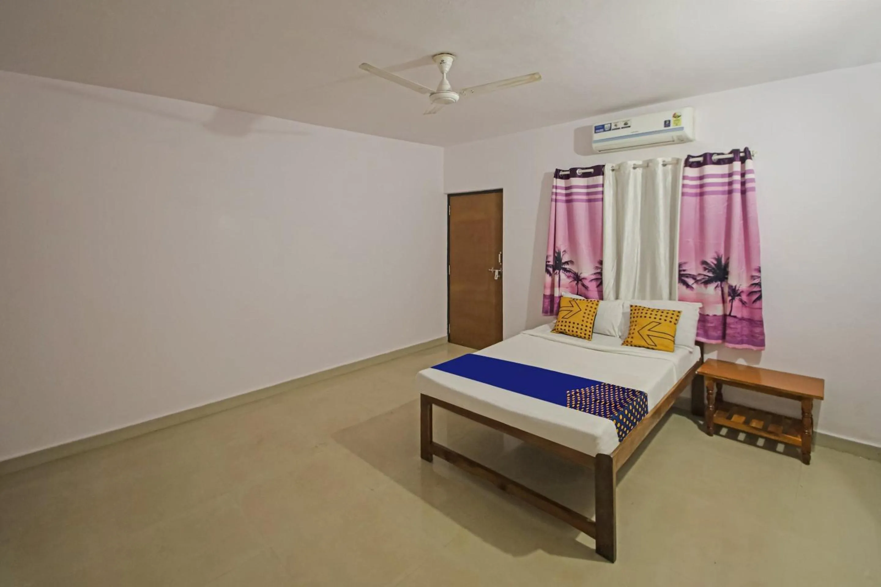 Bedroom, Bed in Hotel O Sunshine Guest House