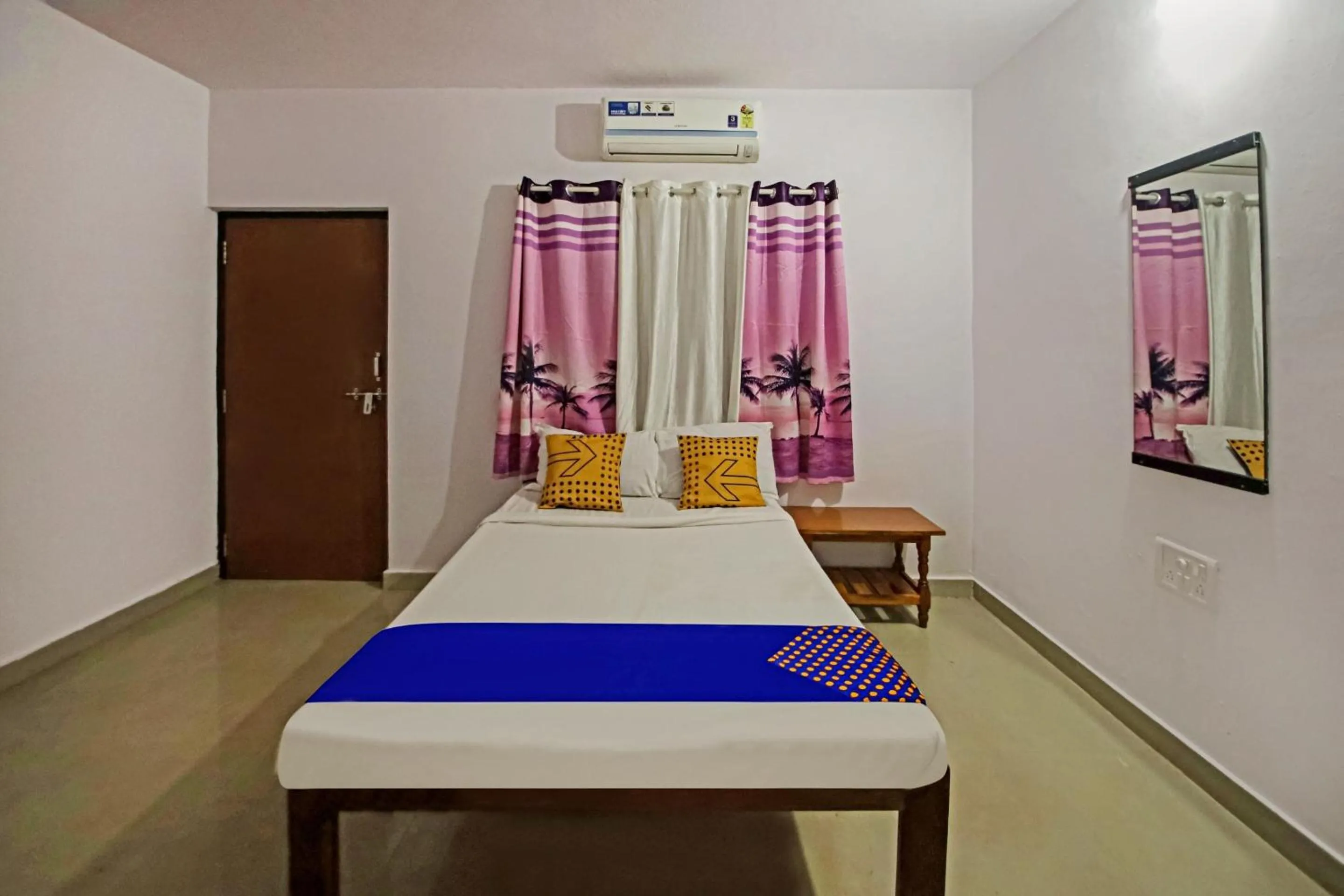 Bedroom, Bed in Hotel O Sunshine Guest House