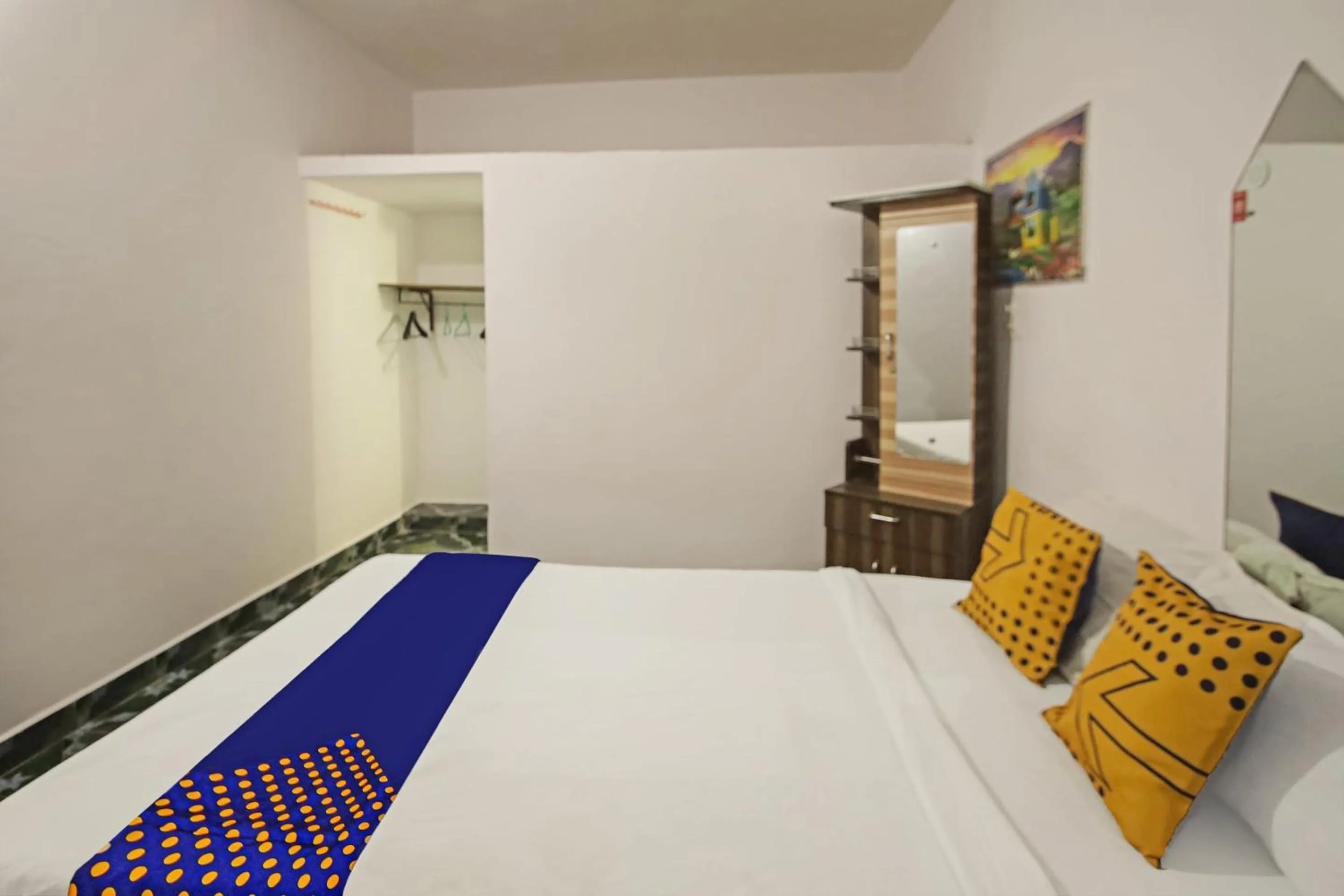 Facade/entrance, Bed in Hotel O Sunshine Guest House