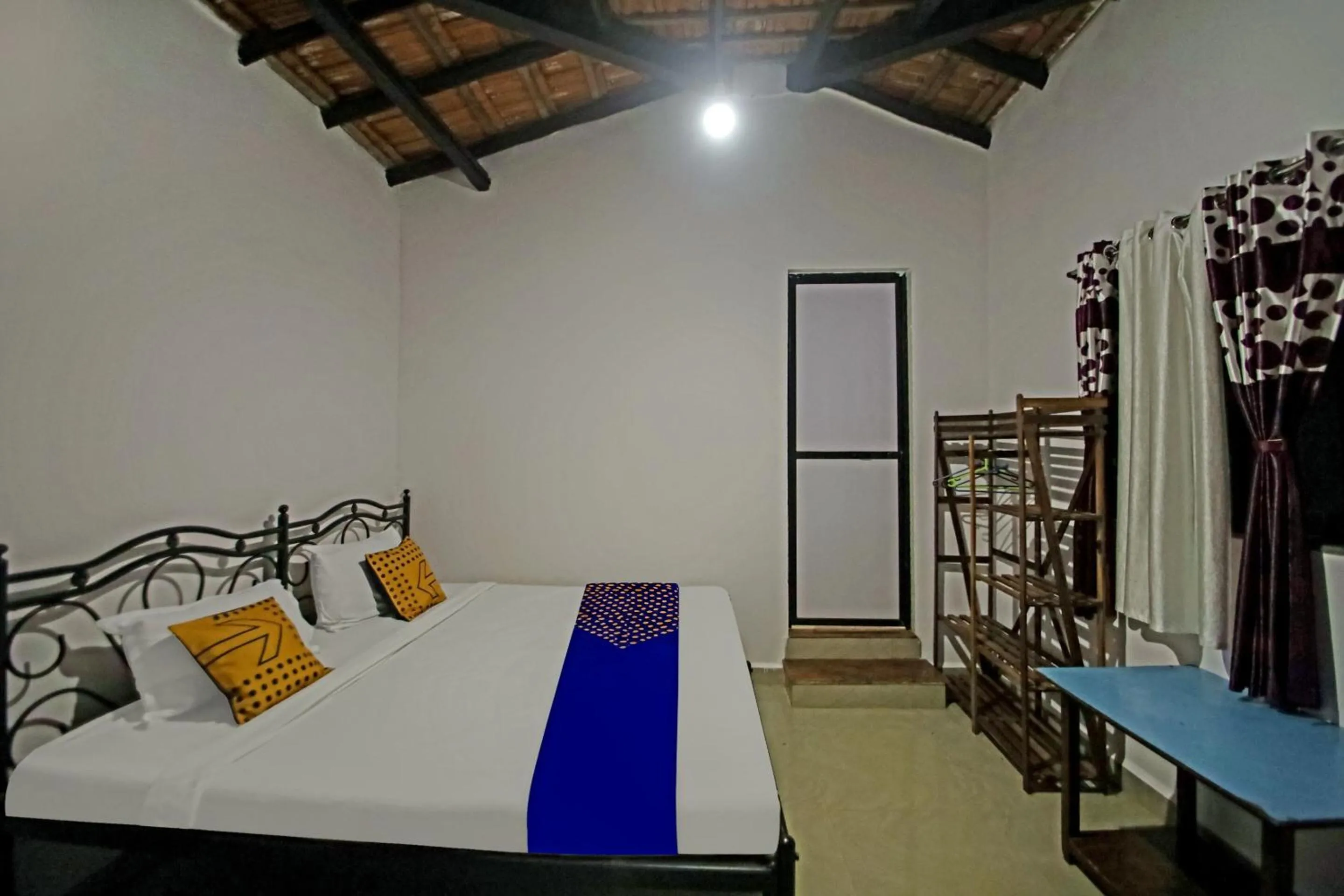 Bedroom, Bed in Hotel O Sunshine Guest House