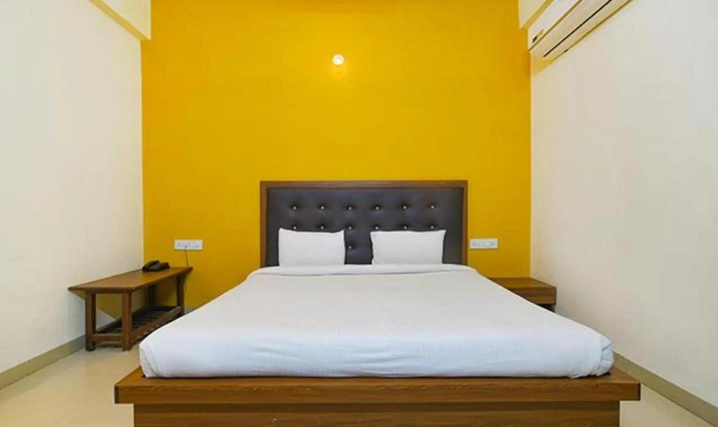 Bed in Hotel Shubhshree