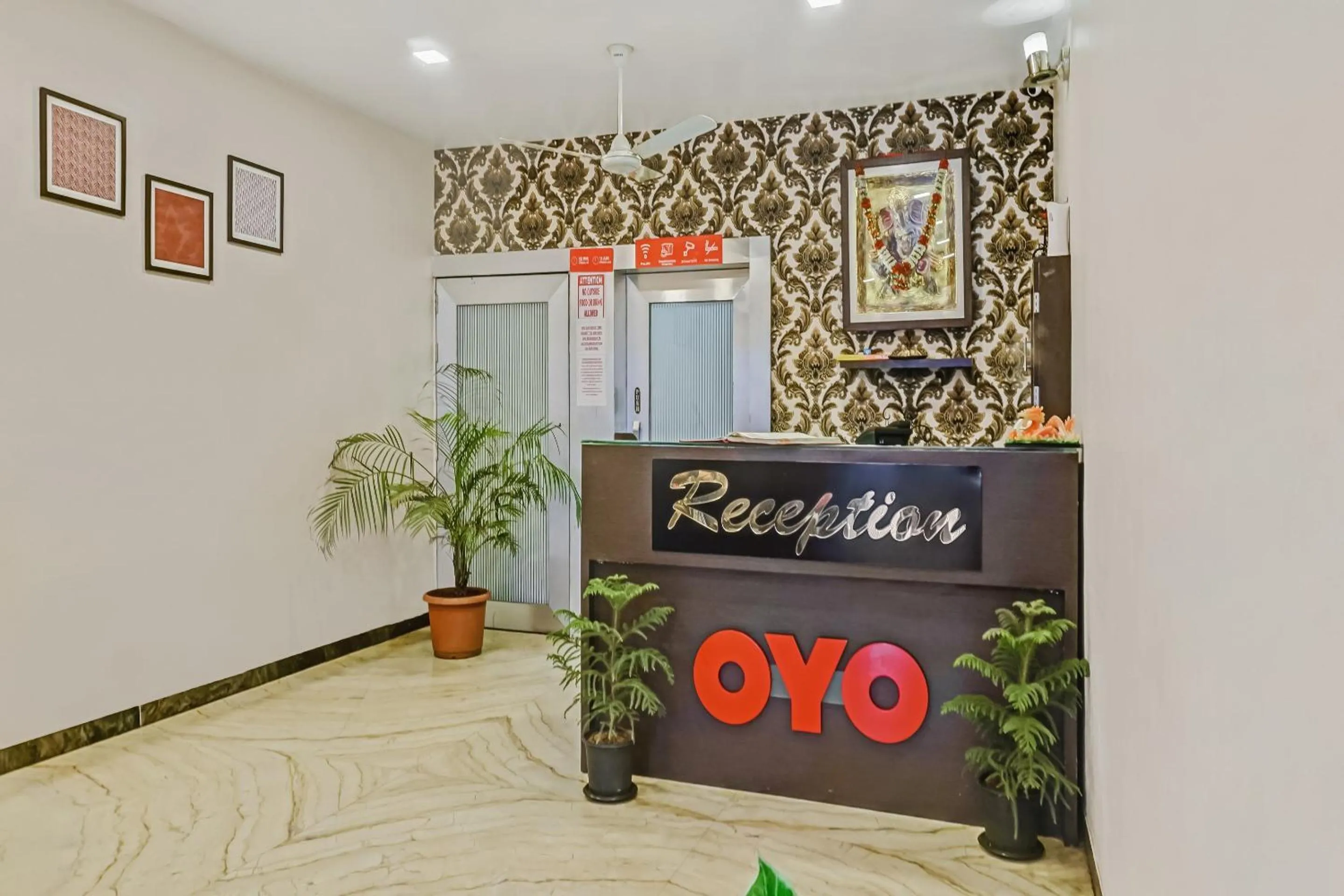 Lobby or reception in Hotel O Log Inn Plaza