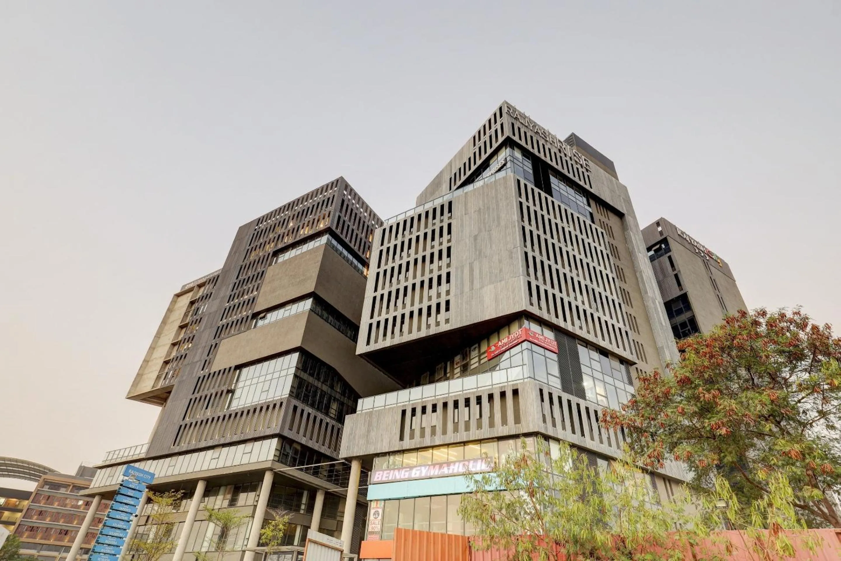 Facade/entrance in Super Townhouse Rajyash Rise