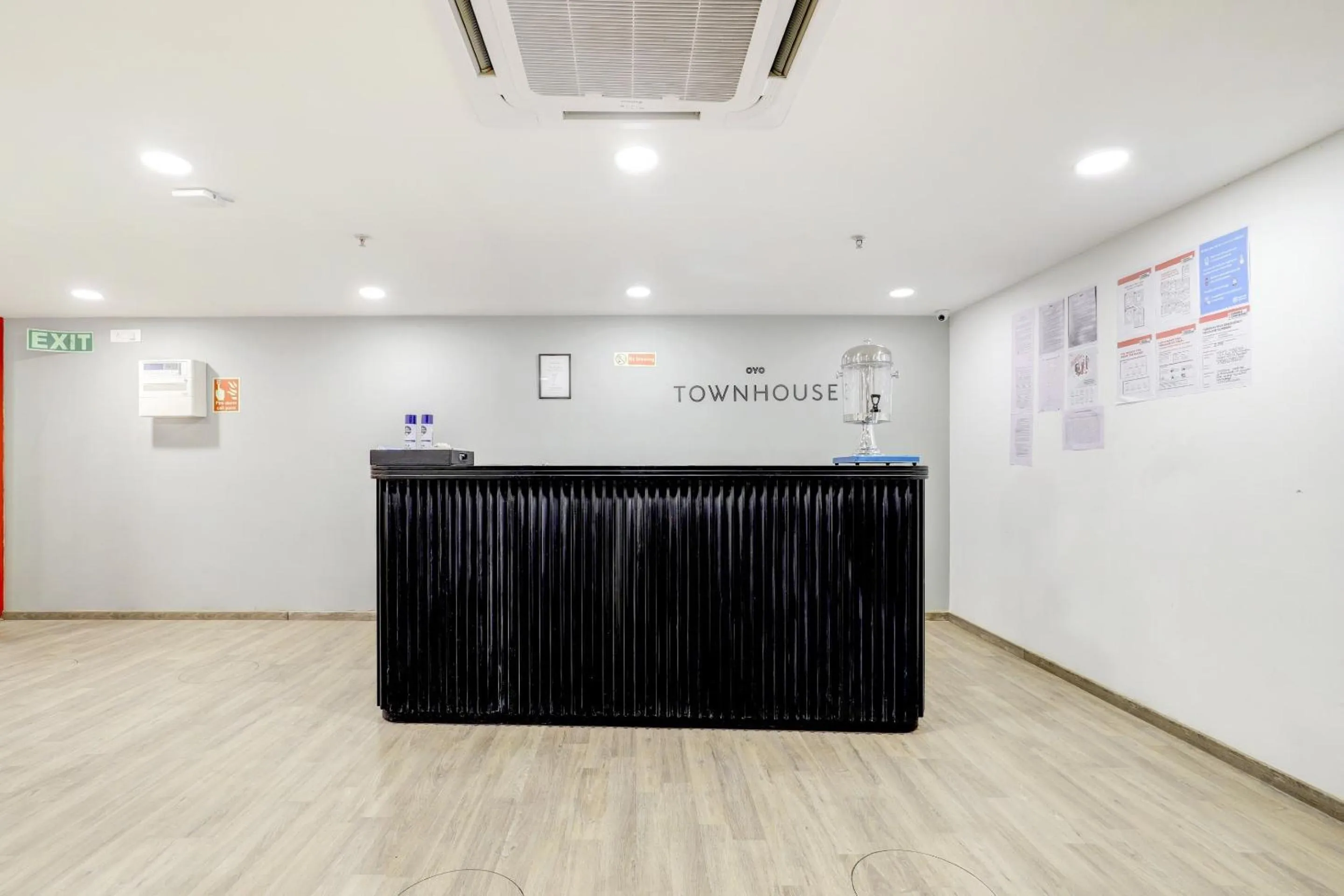 Lobby or reception in Super Townhouse Rajyash Rise