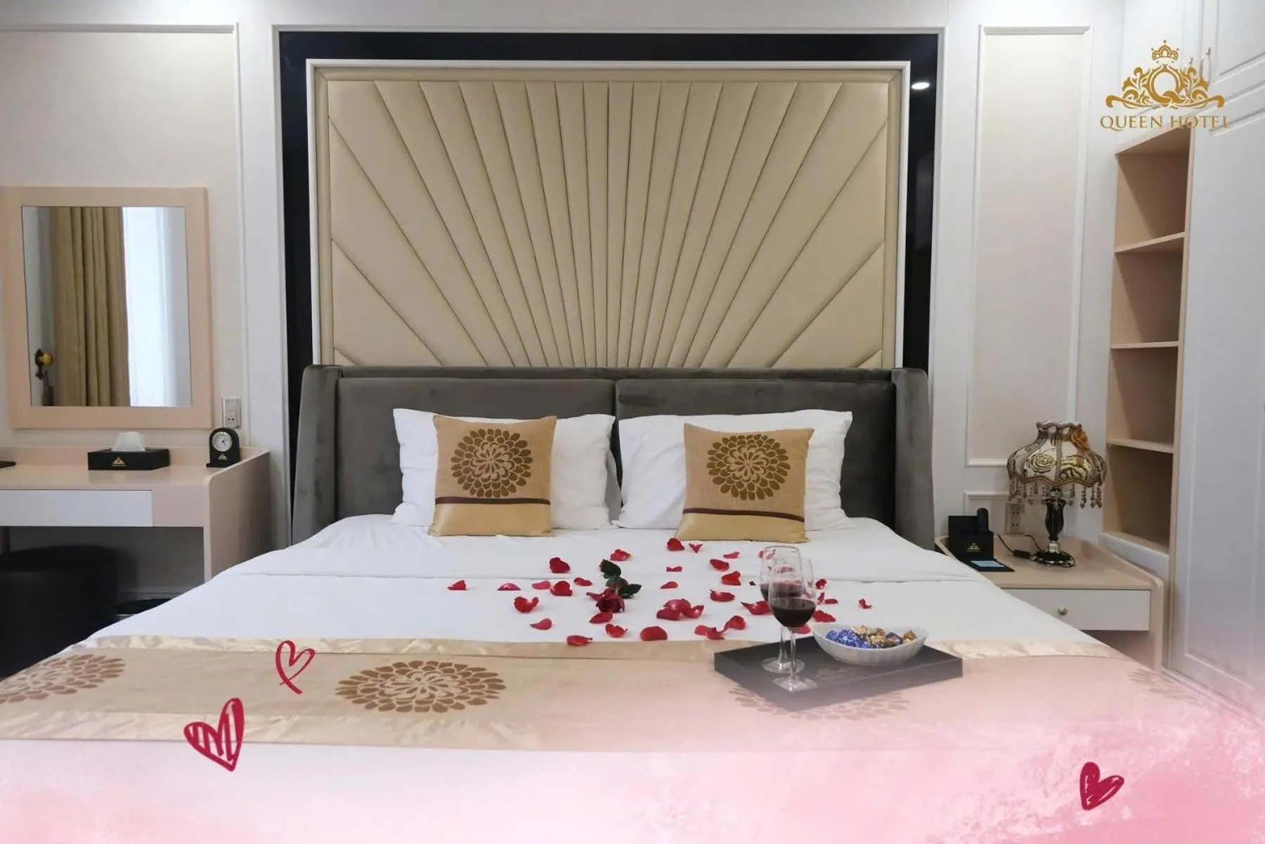 Bed in Queen Hotel Hoàng Gia