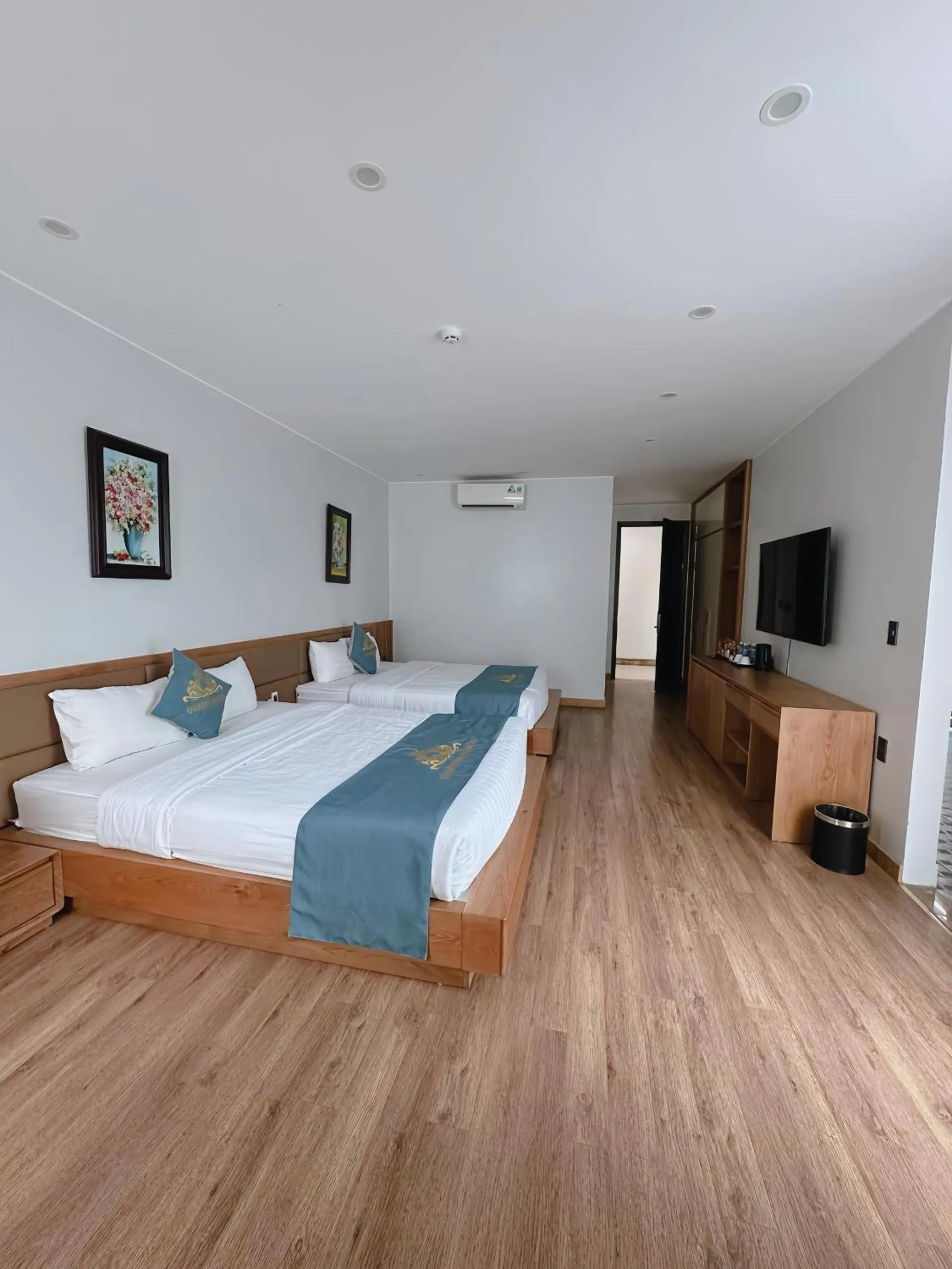 Bed in Queen Hotel Hoàng Gia