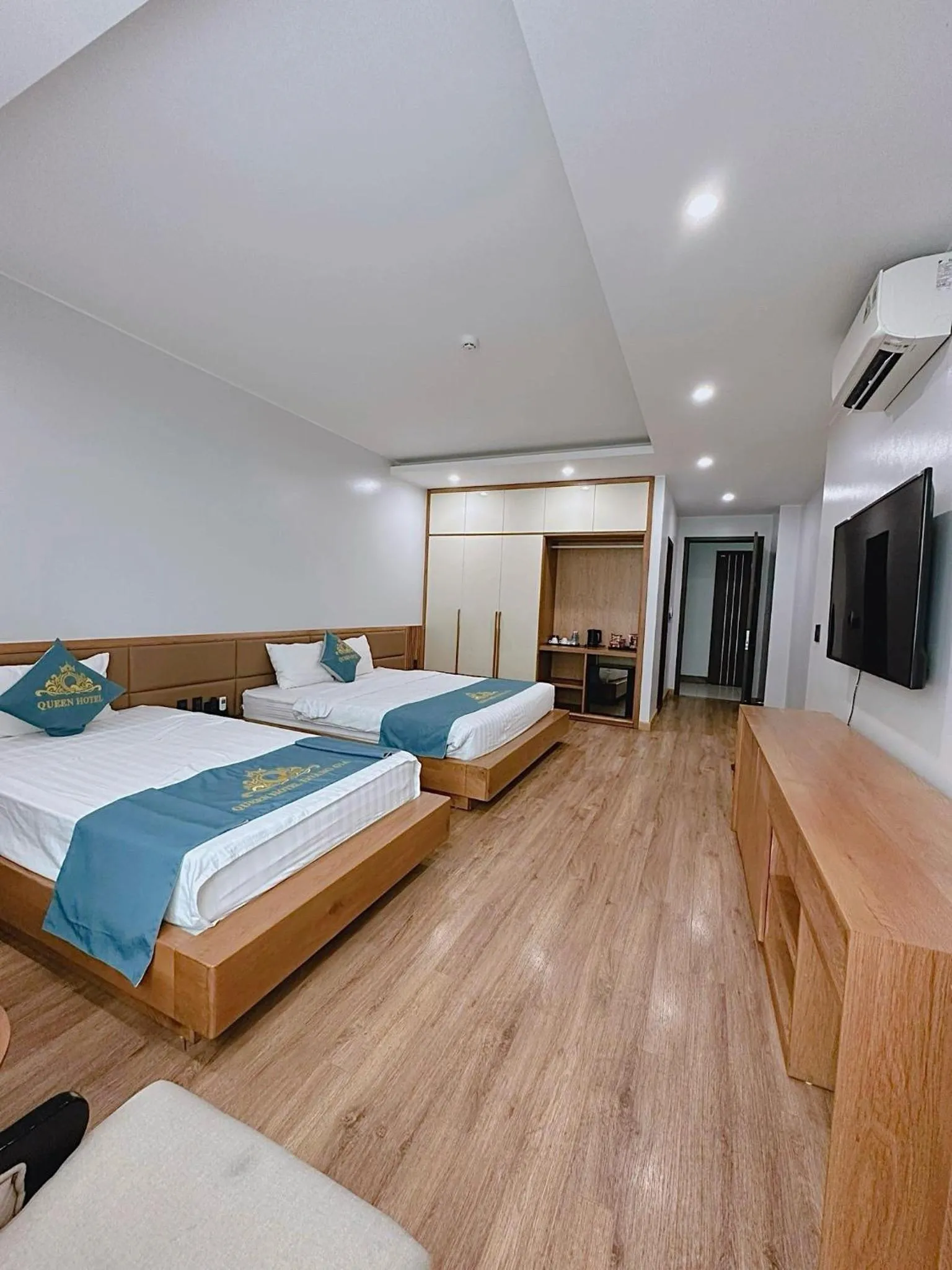 Bed in Queen Hotel Hoàng Gia