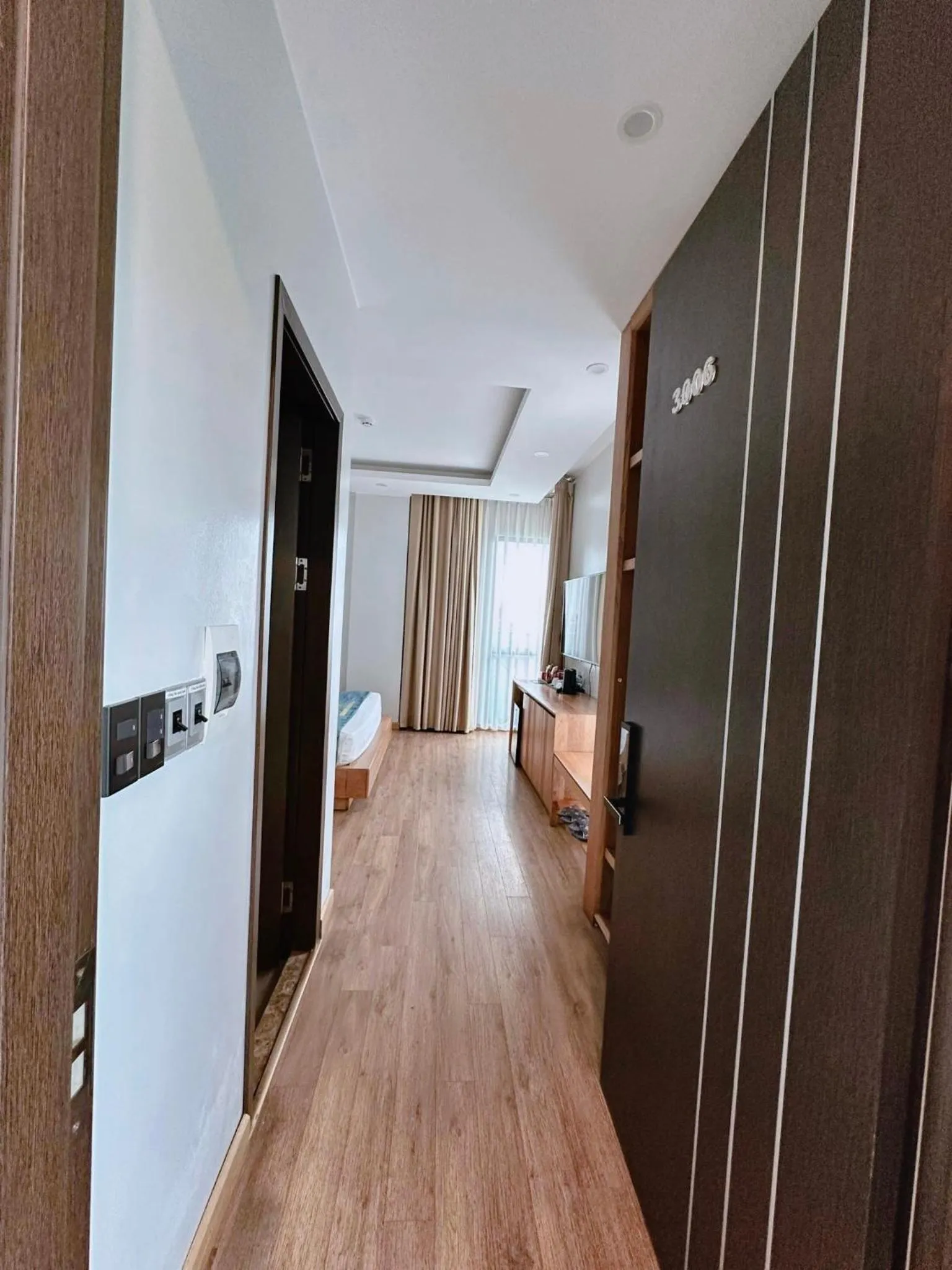 Queen Hotel Hoàng Gia