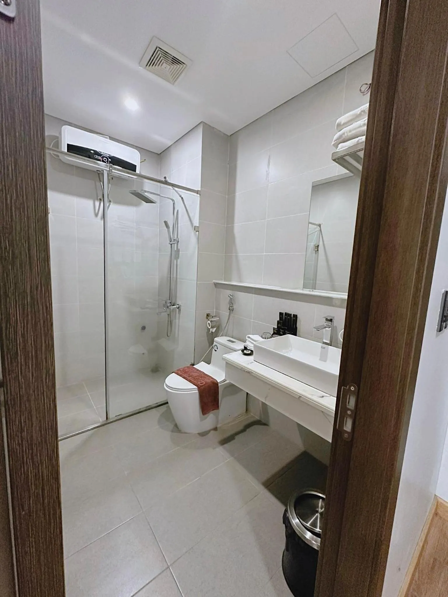 Queen Hotel Hoàng Gia