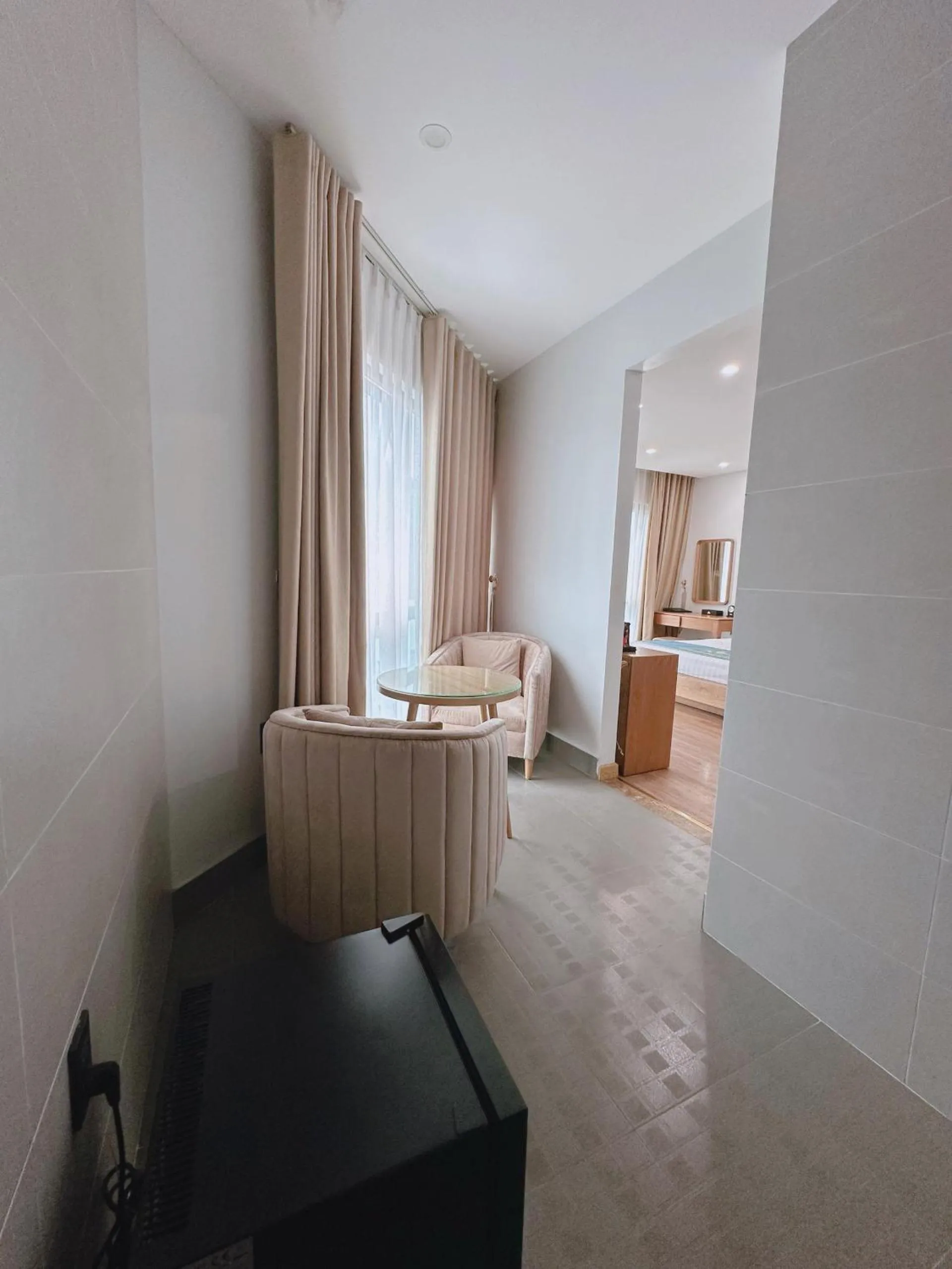 Queen Hotel Hoàng Gia