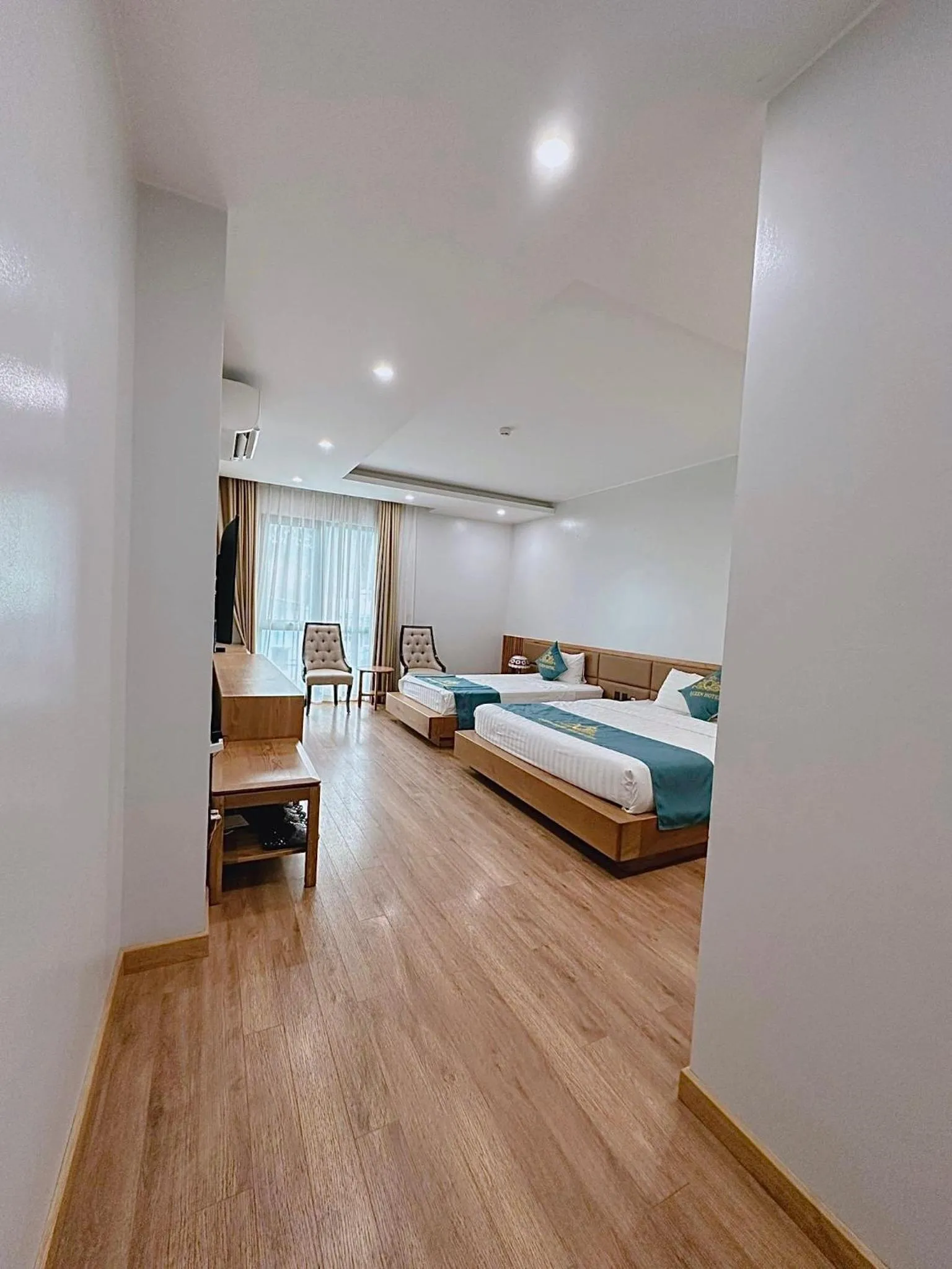 Bed in Queen Hotel Hoàng Gia