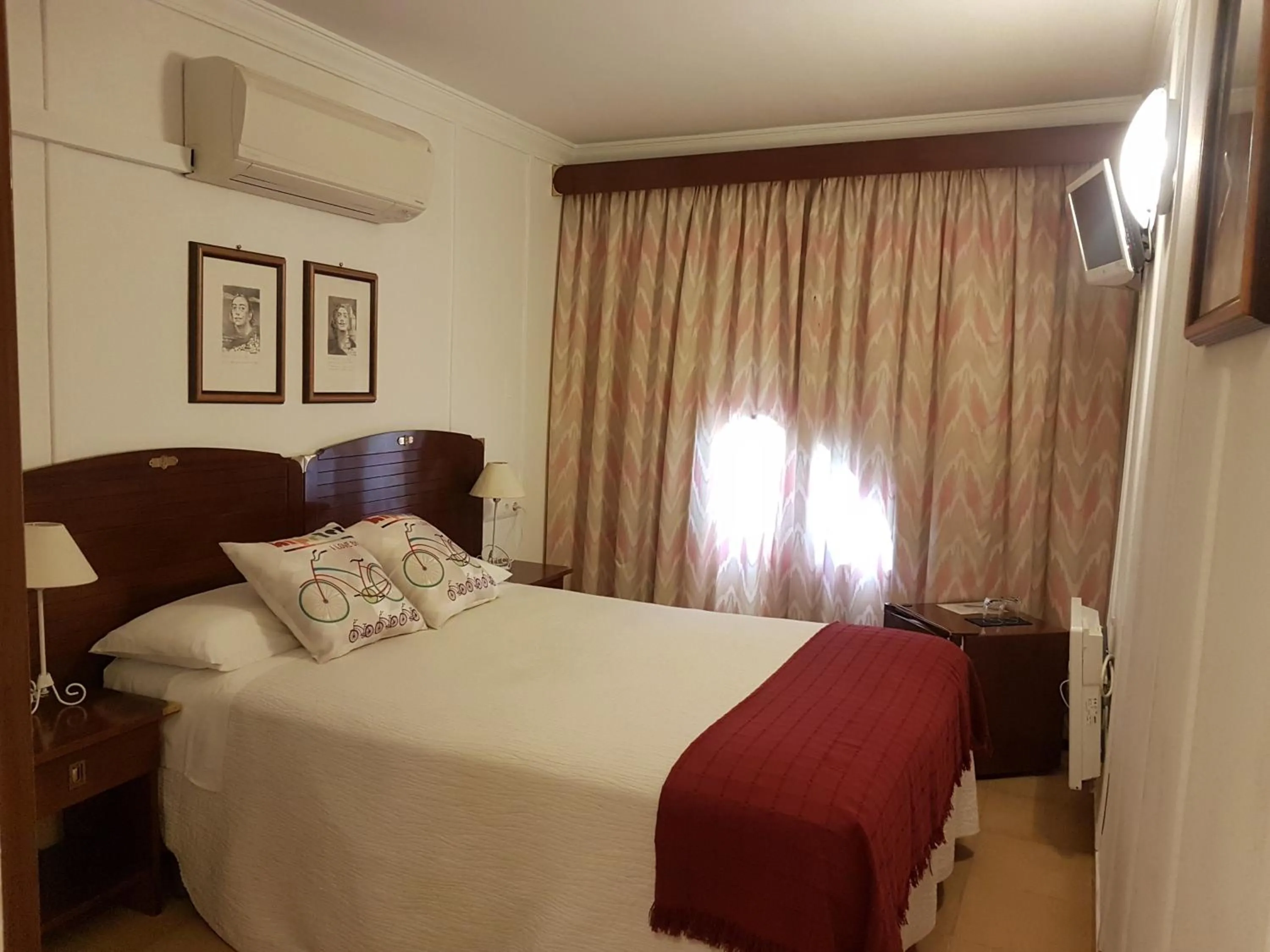 Bed in Hotel La Residencia