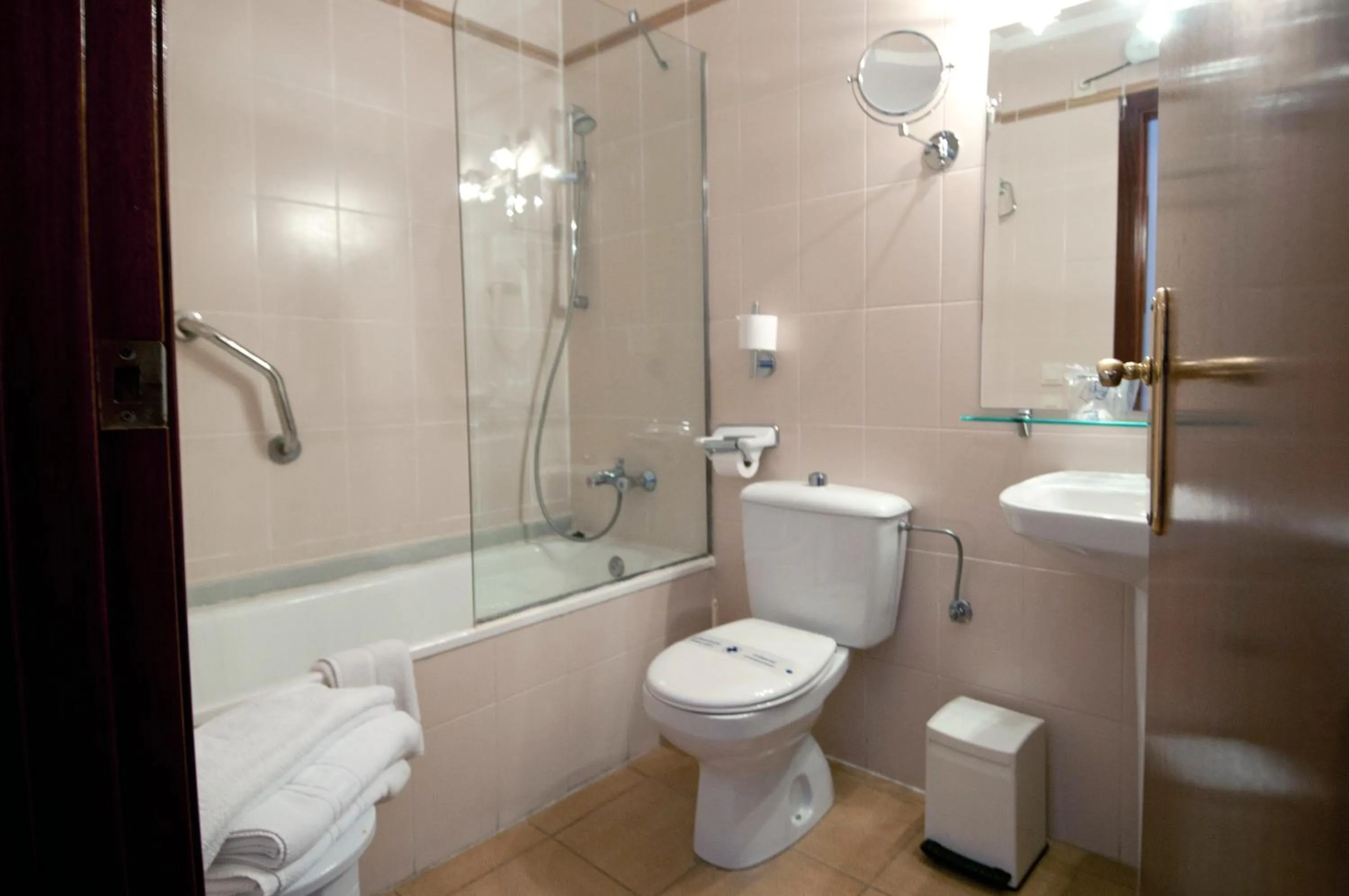 Bathroom in Hotel La Residencia