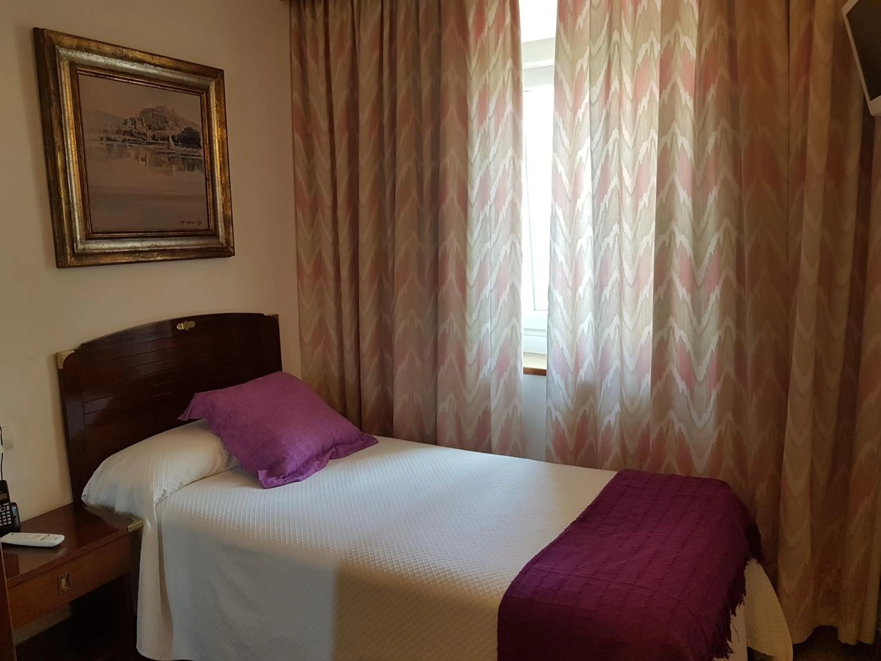 Photo of the whole room, Bed in Hotel La Residencia