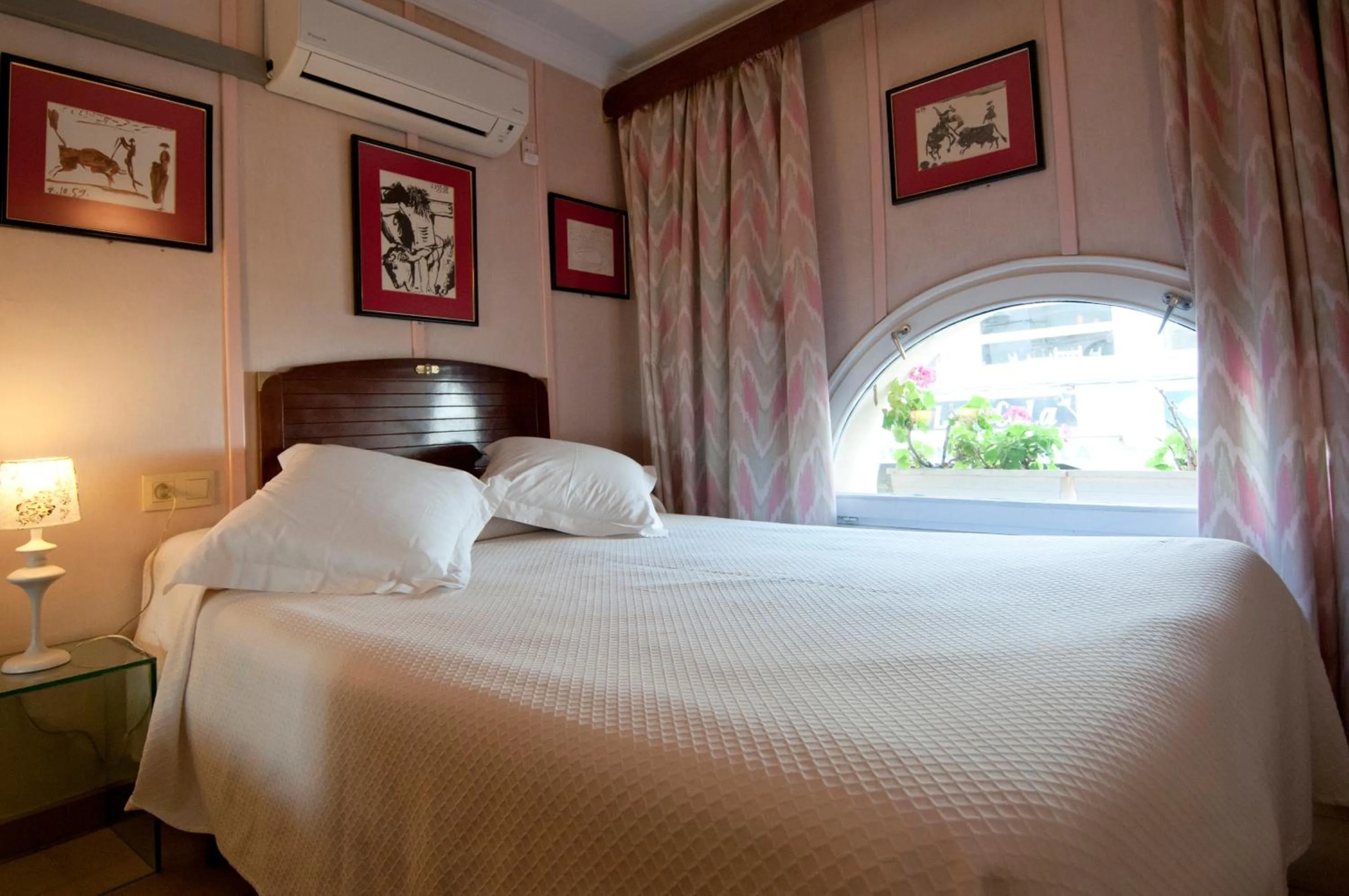 Bed in Hotel La Residencia