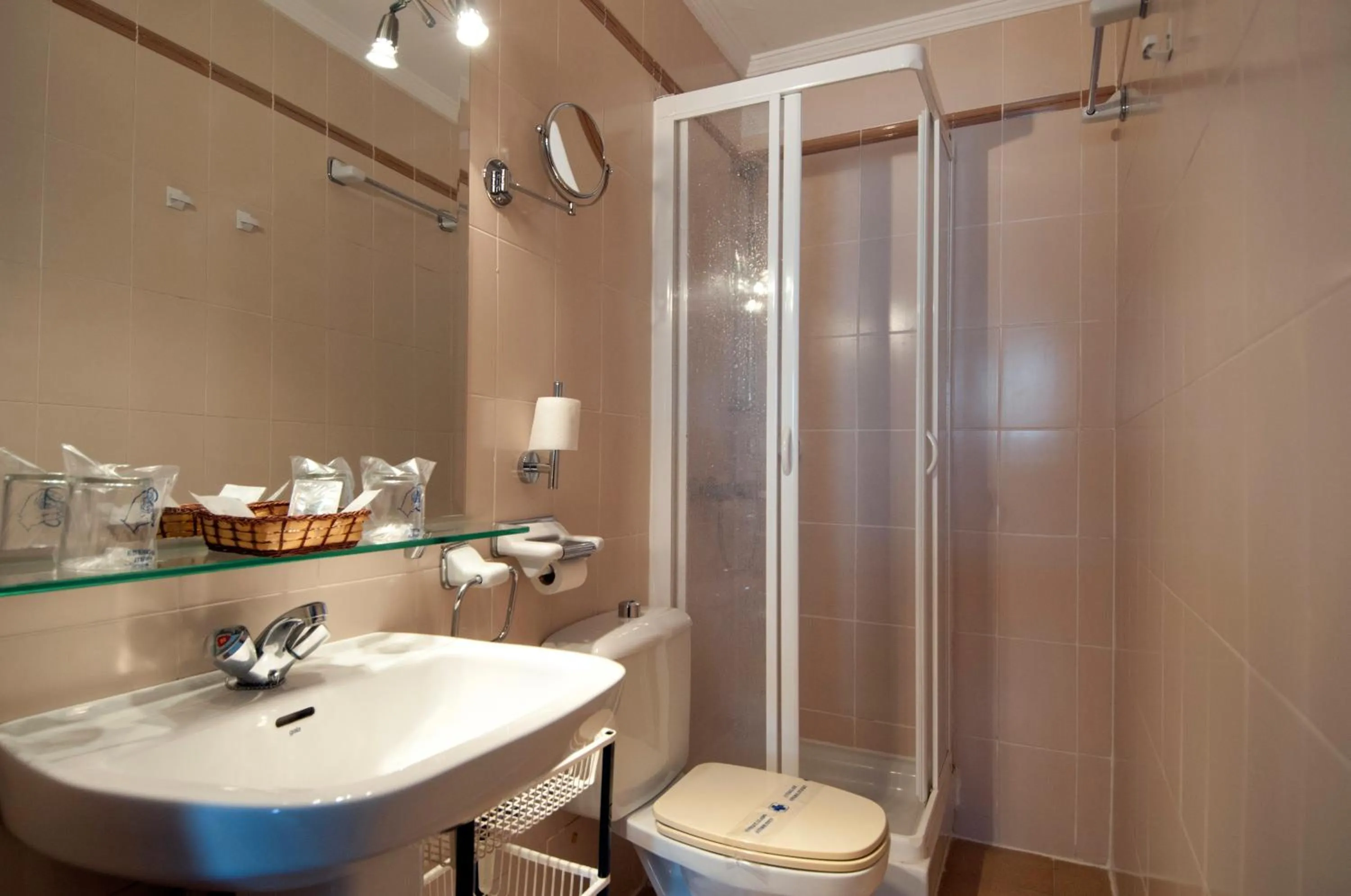 Bathroom in Hotel La Residencia