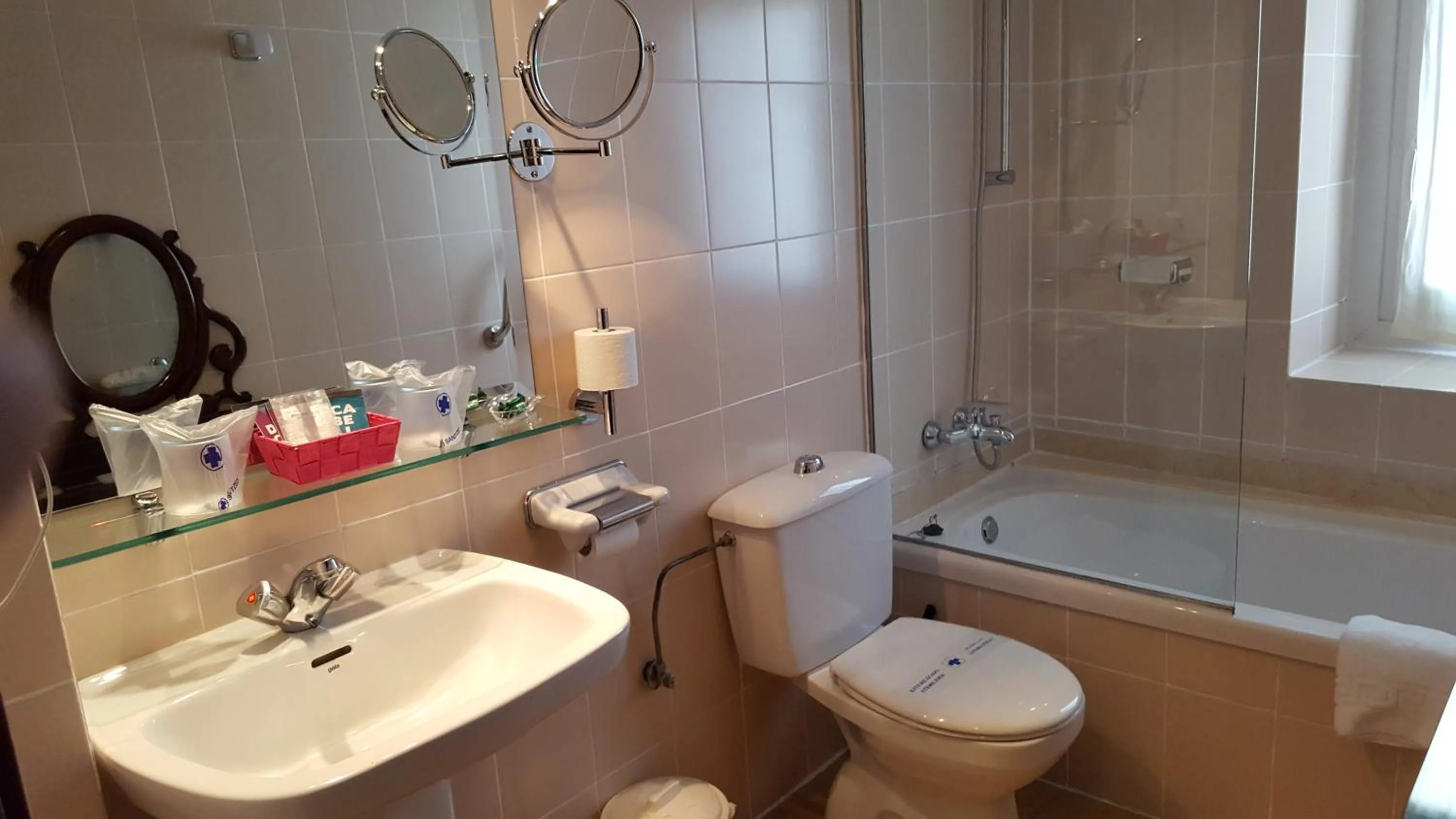 Shower in Hotel La Residencia