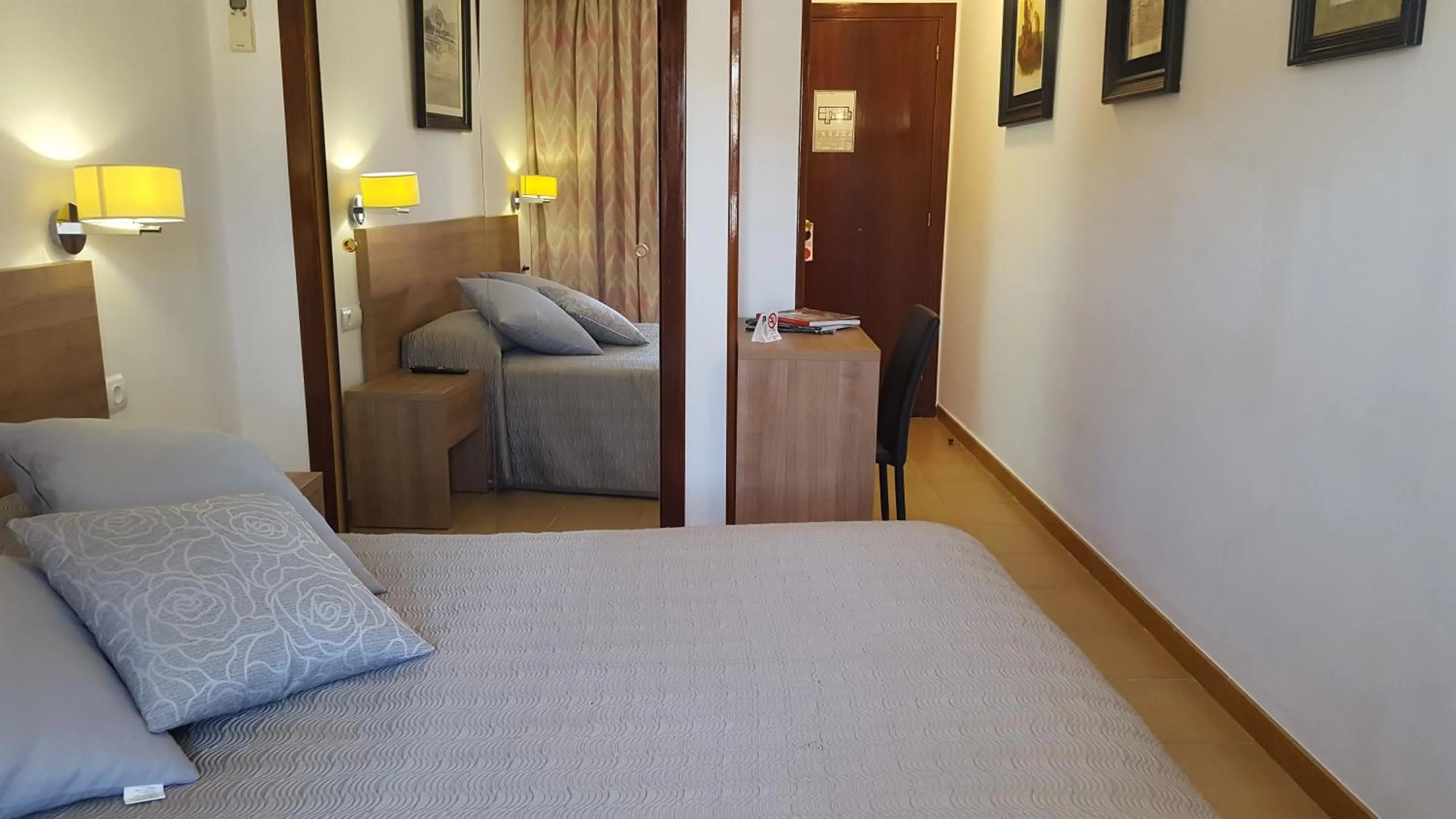 Bed in Hotel La Residencia