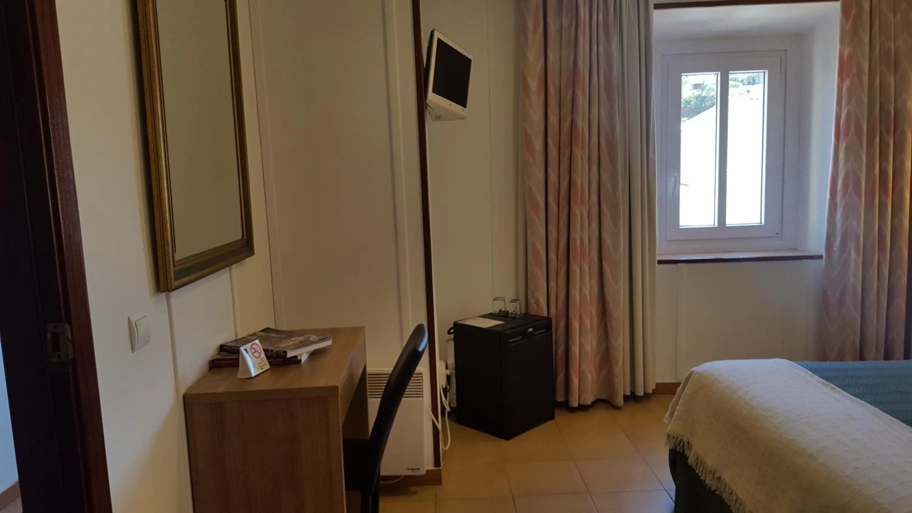 Photo of the whole room, Bed in Hotel La Residencia