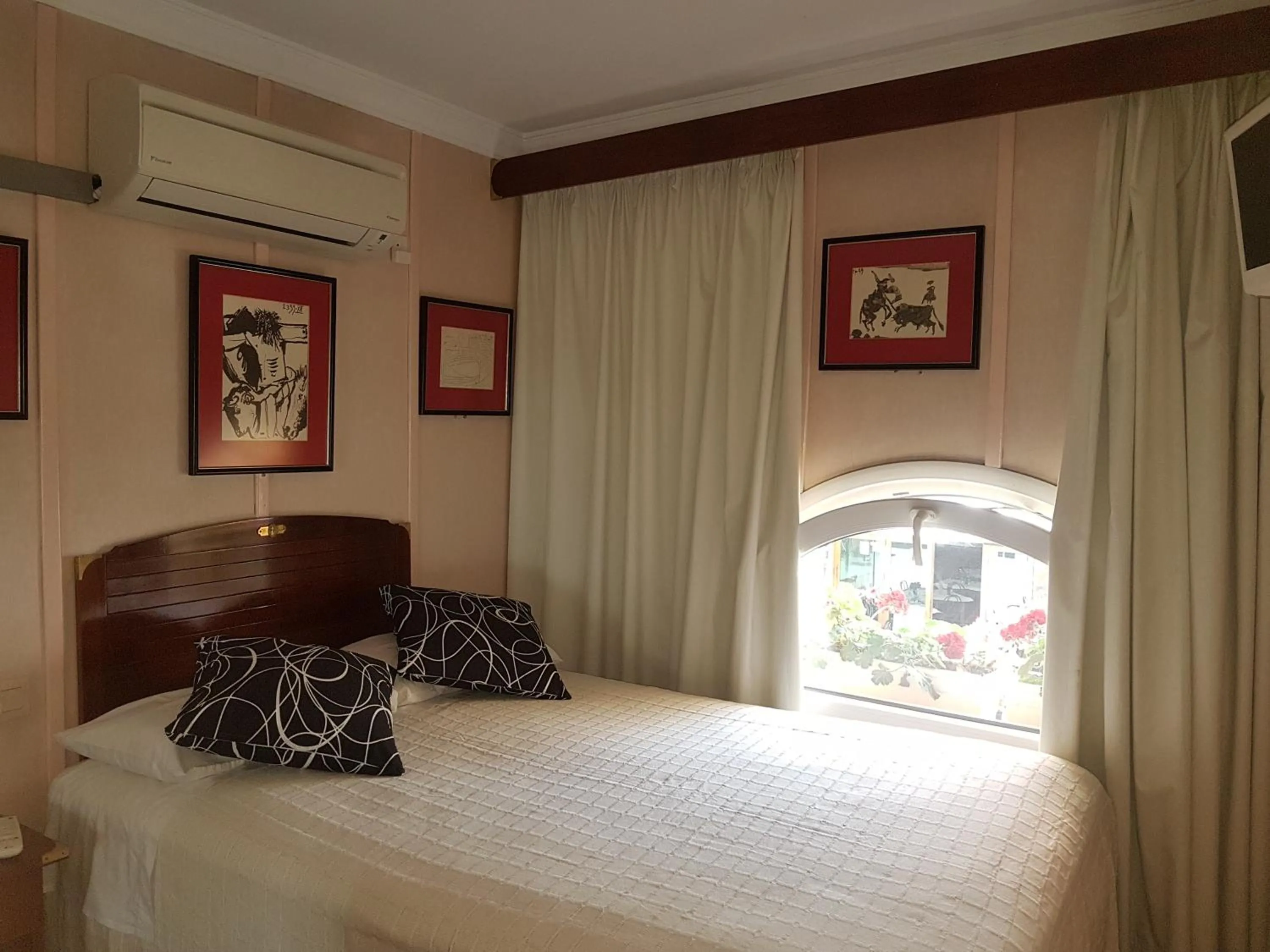Bed in Hotel La Residencia
