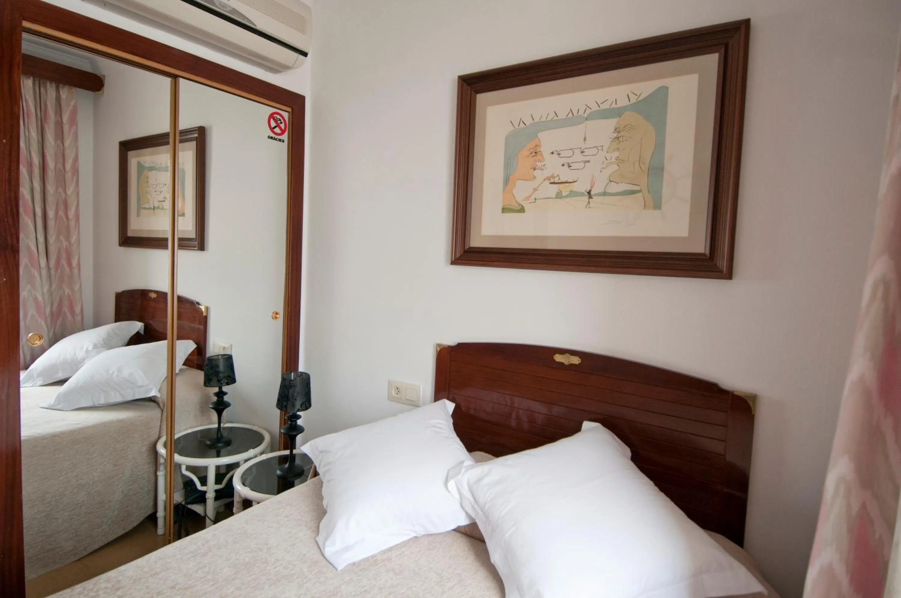 Bed in Hotel La Residencia