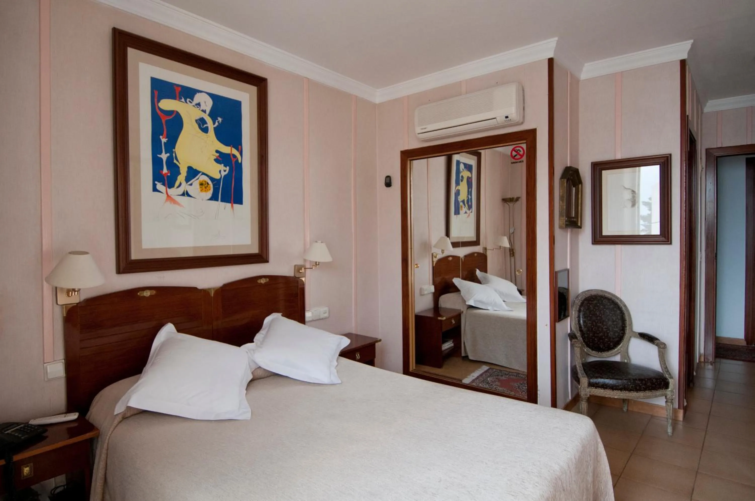Bed in Hotel La Residencia