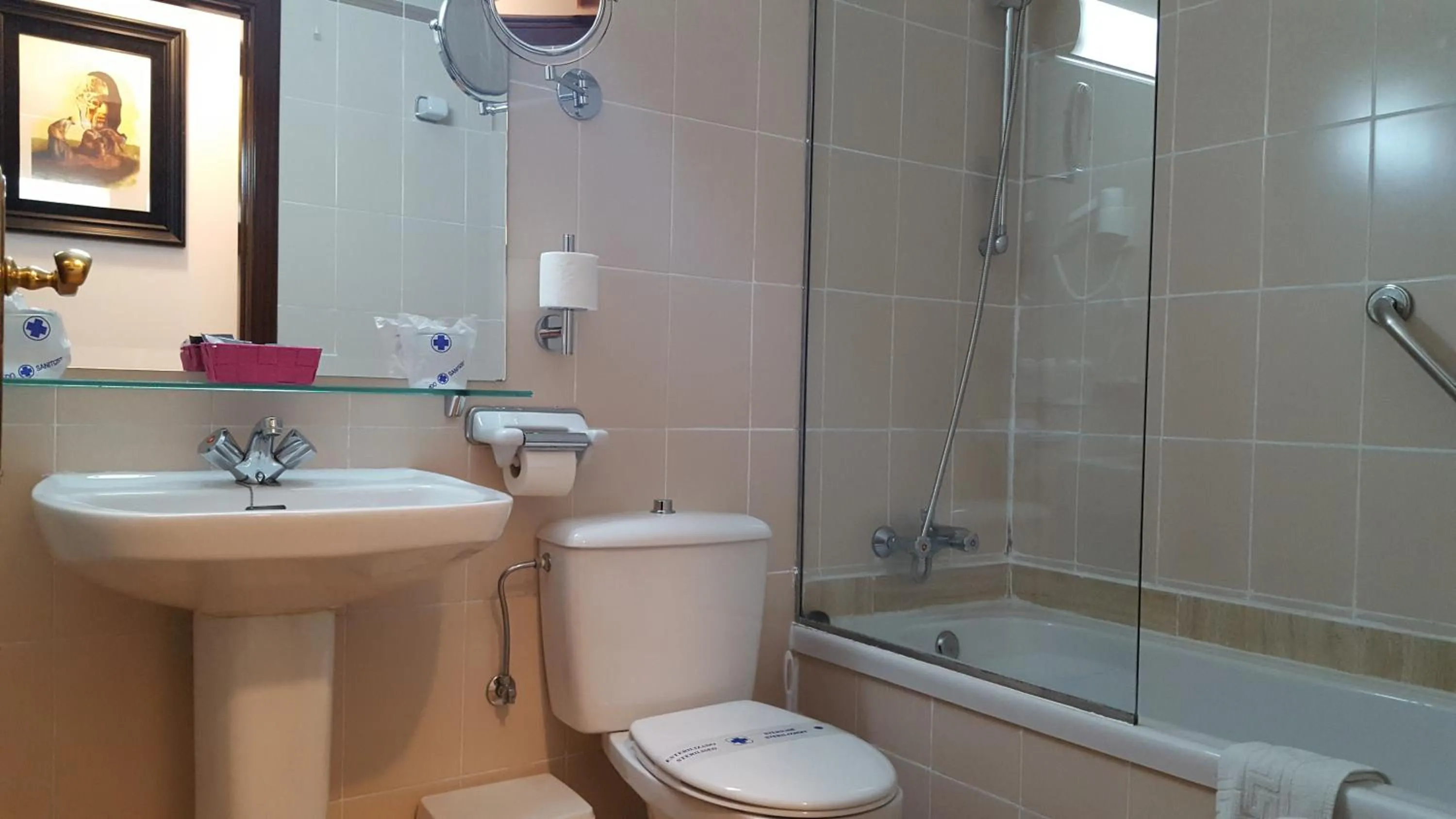 Shower in Hotel La Residencia