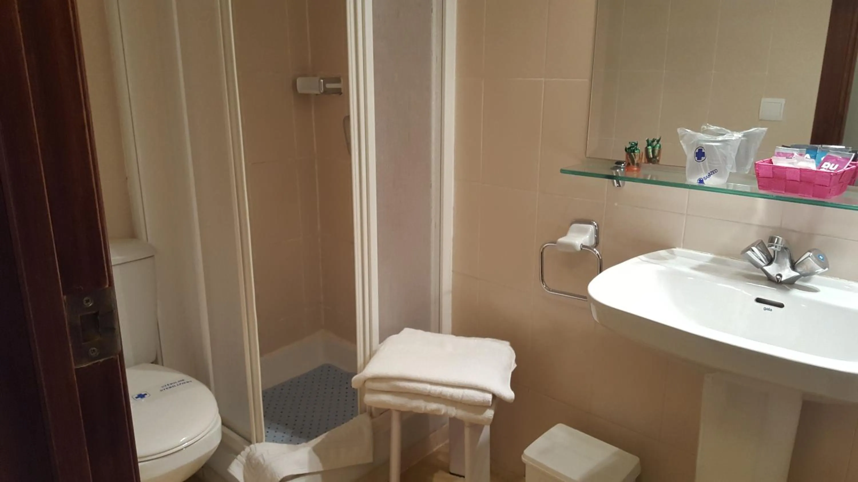 Shower in Hotel La Residencia