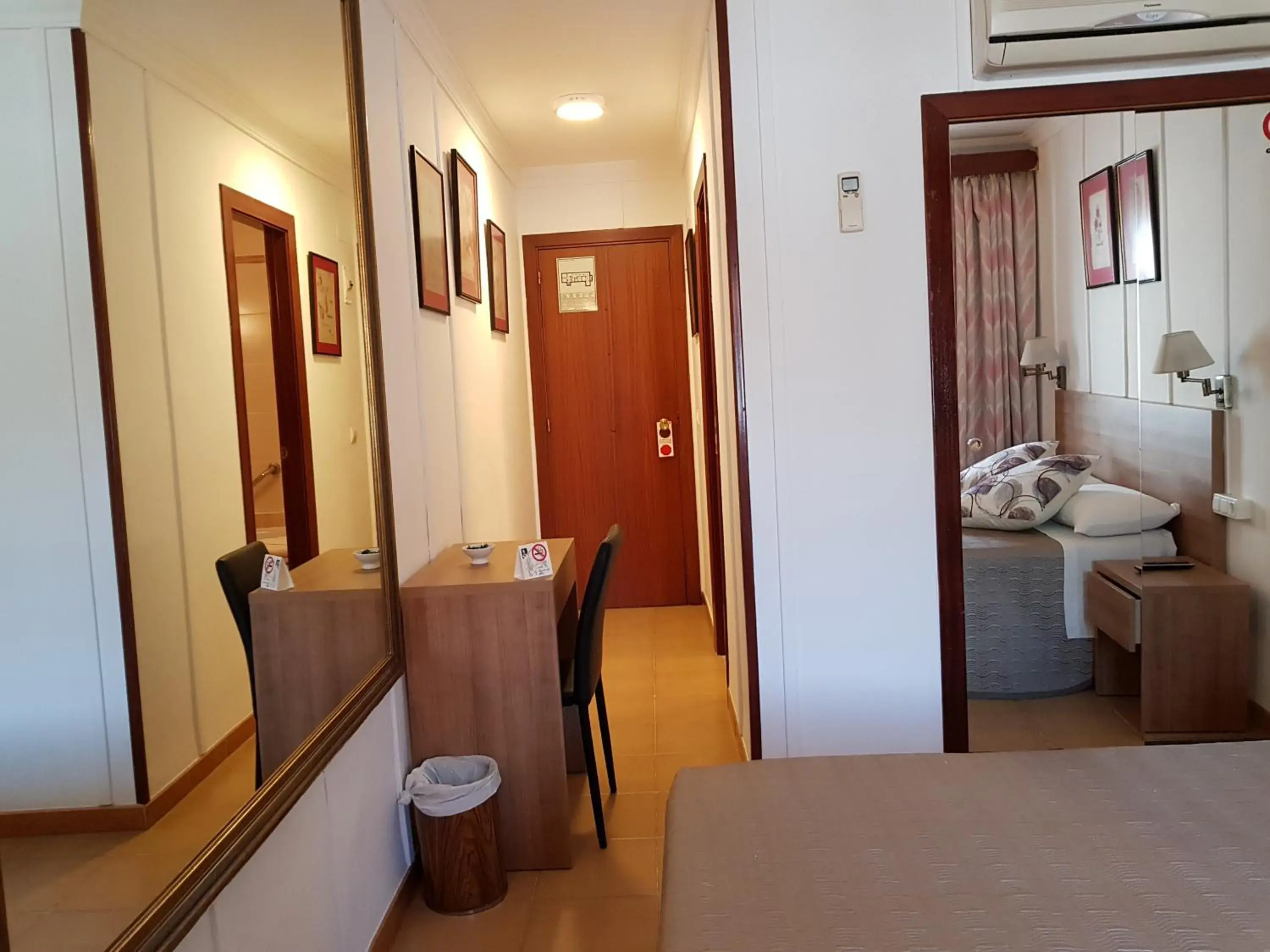Standard Double Room - single occupancy in Hotel La Residencia Standard Double Room - single occupancy in Hotel La Residencia