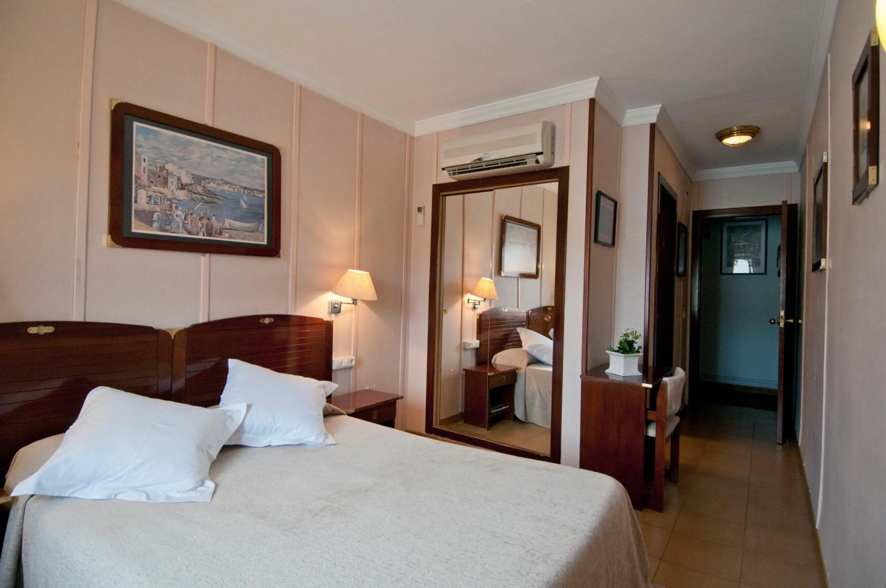 Bed in Hotel La Residencia