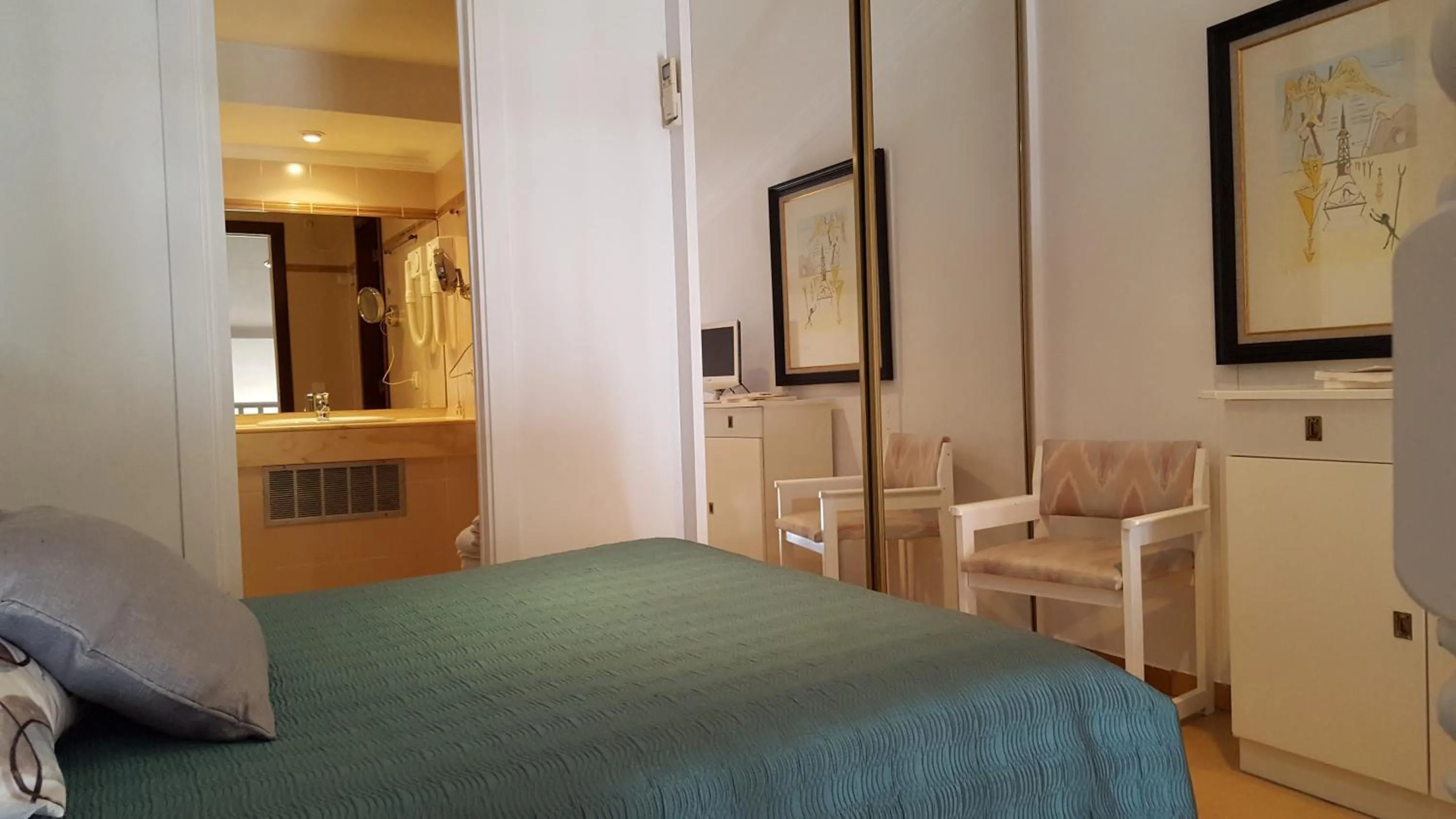 Bed in Hotel La Residencia