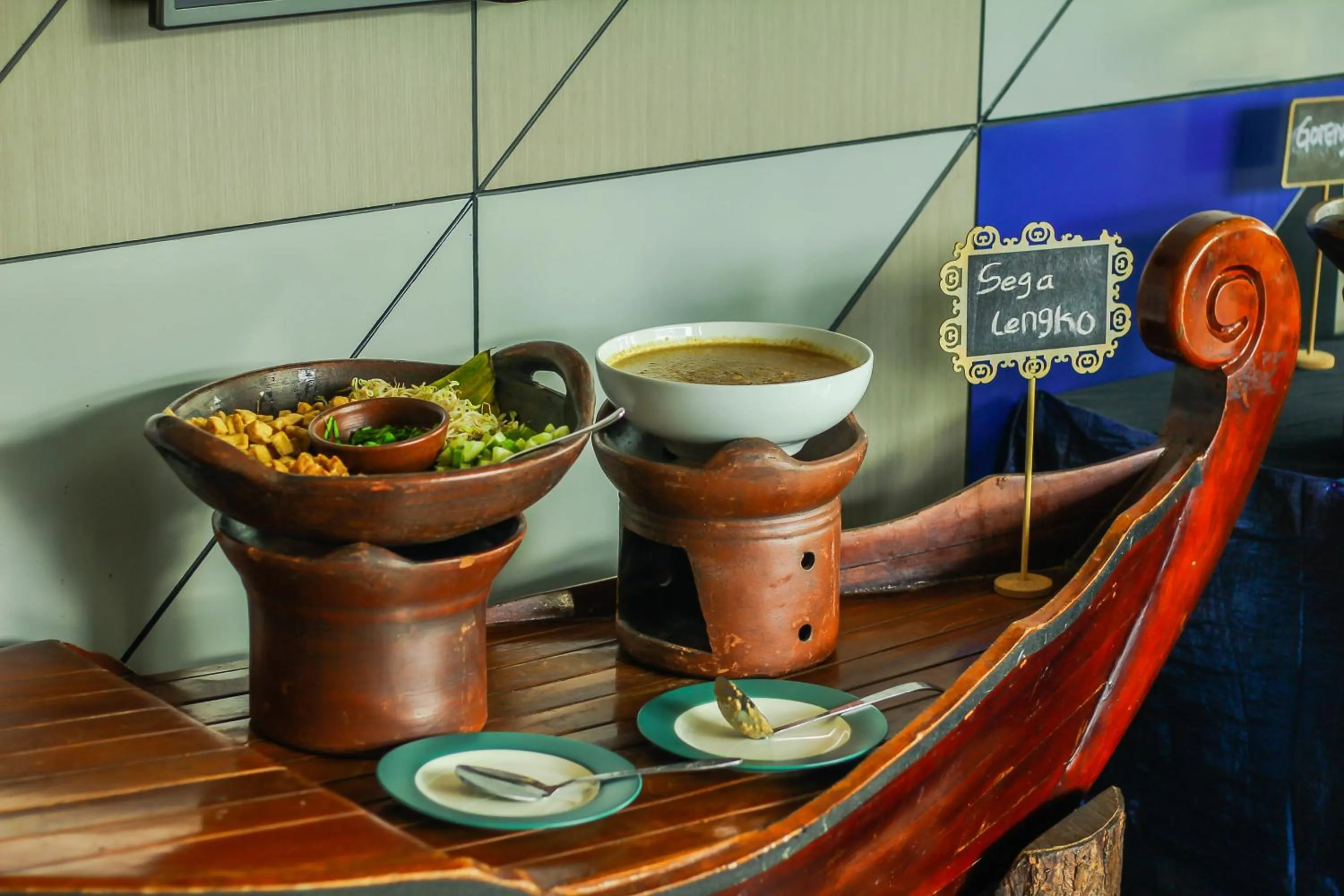 Restaurant/places to eat in MD 7 Hotel Cirebon