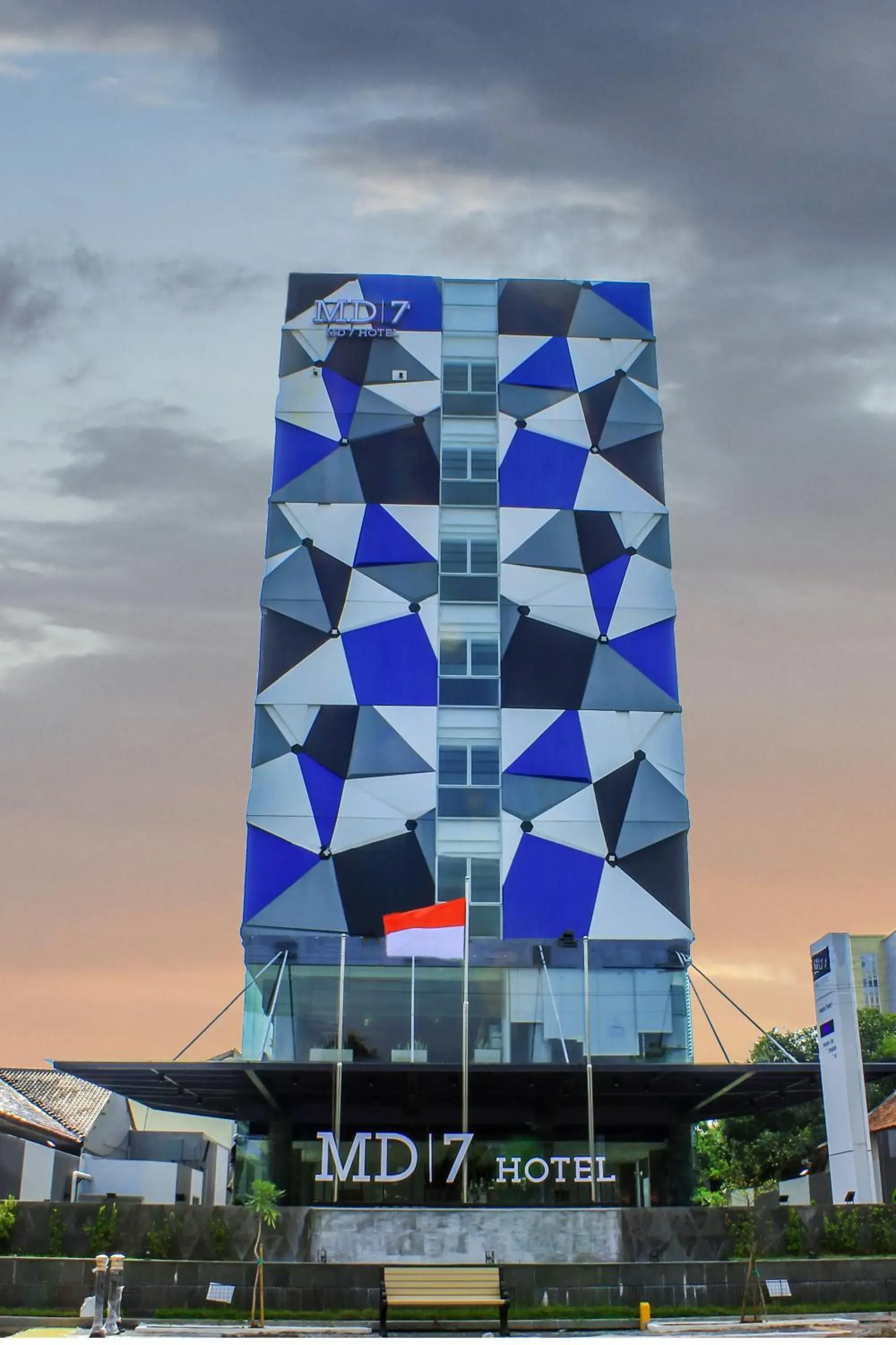 Property building in MD 7 Hotel Cirebon Property building in MD 7 Hotel Cirebon