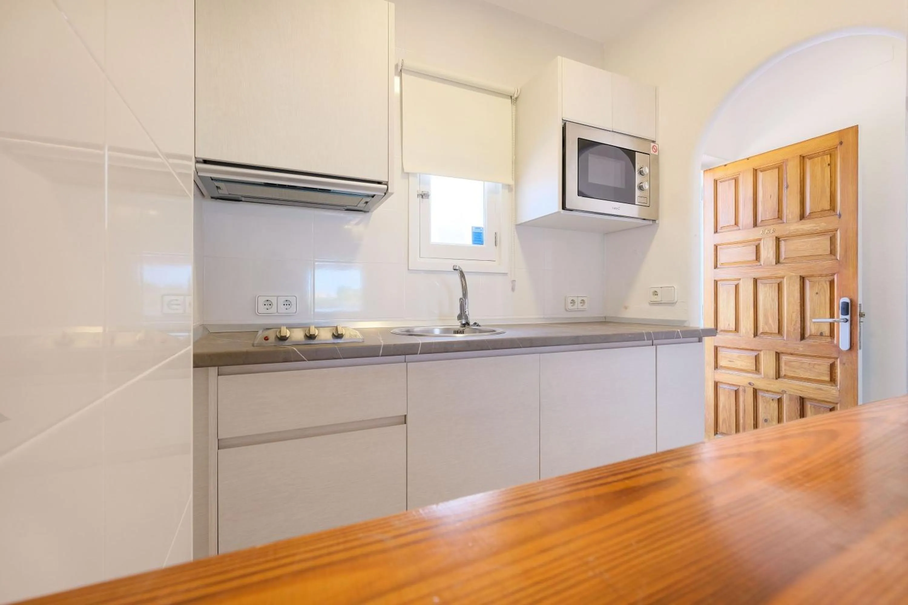 Decorative detail in azuLine Apartamentos Can Sanso