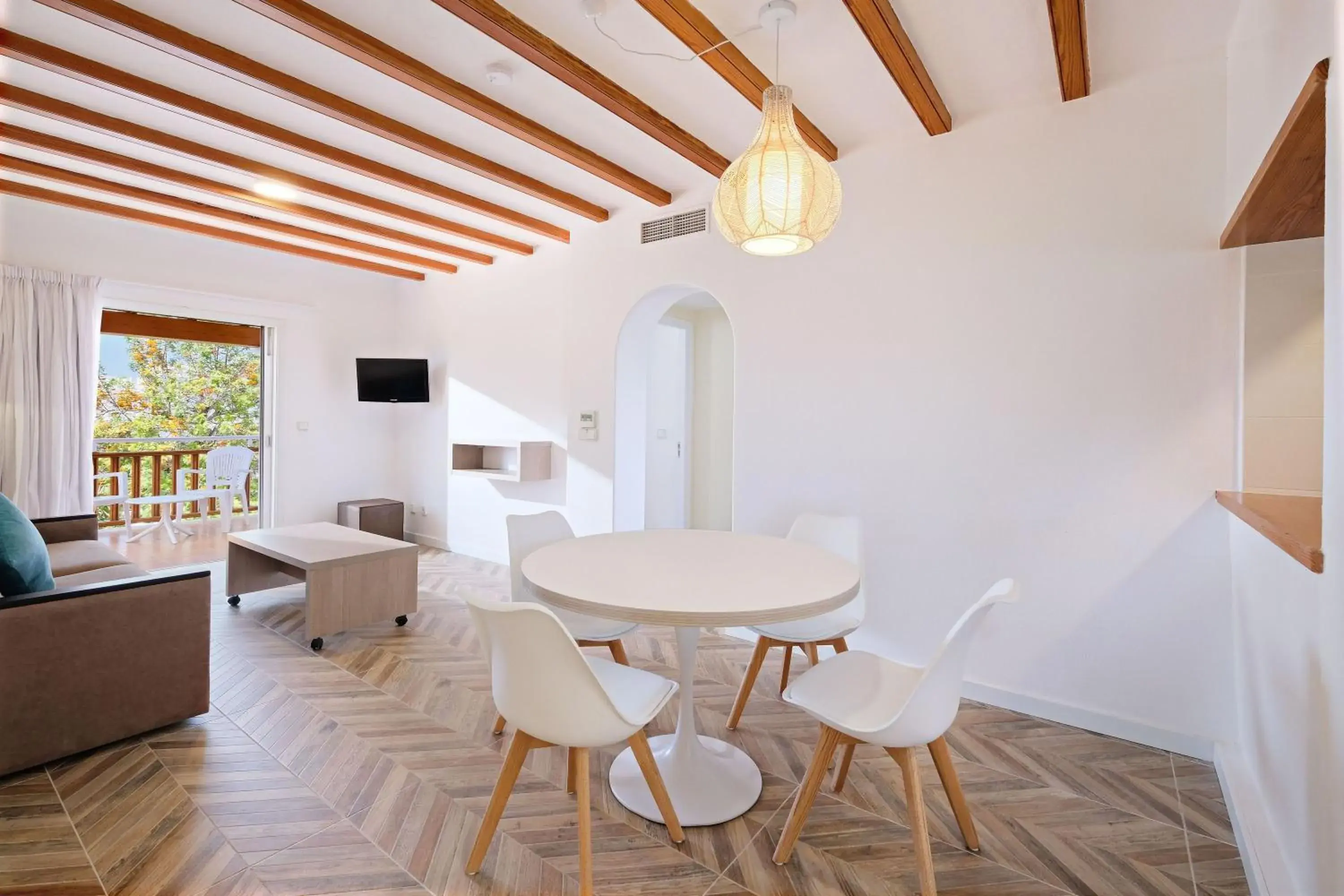 Lounge or bar in azuLine Apartamentos Can Sanso Lounge or bar in azuLine Apartamentos Can Sanso