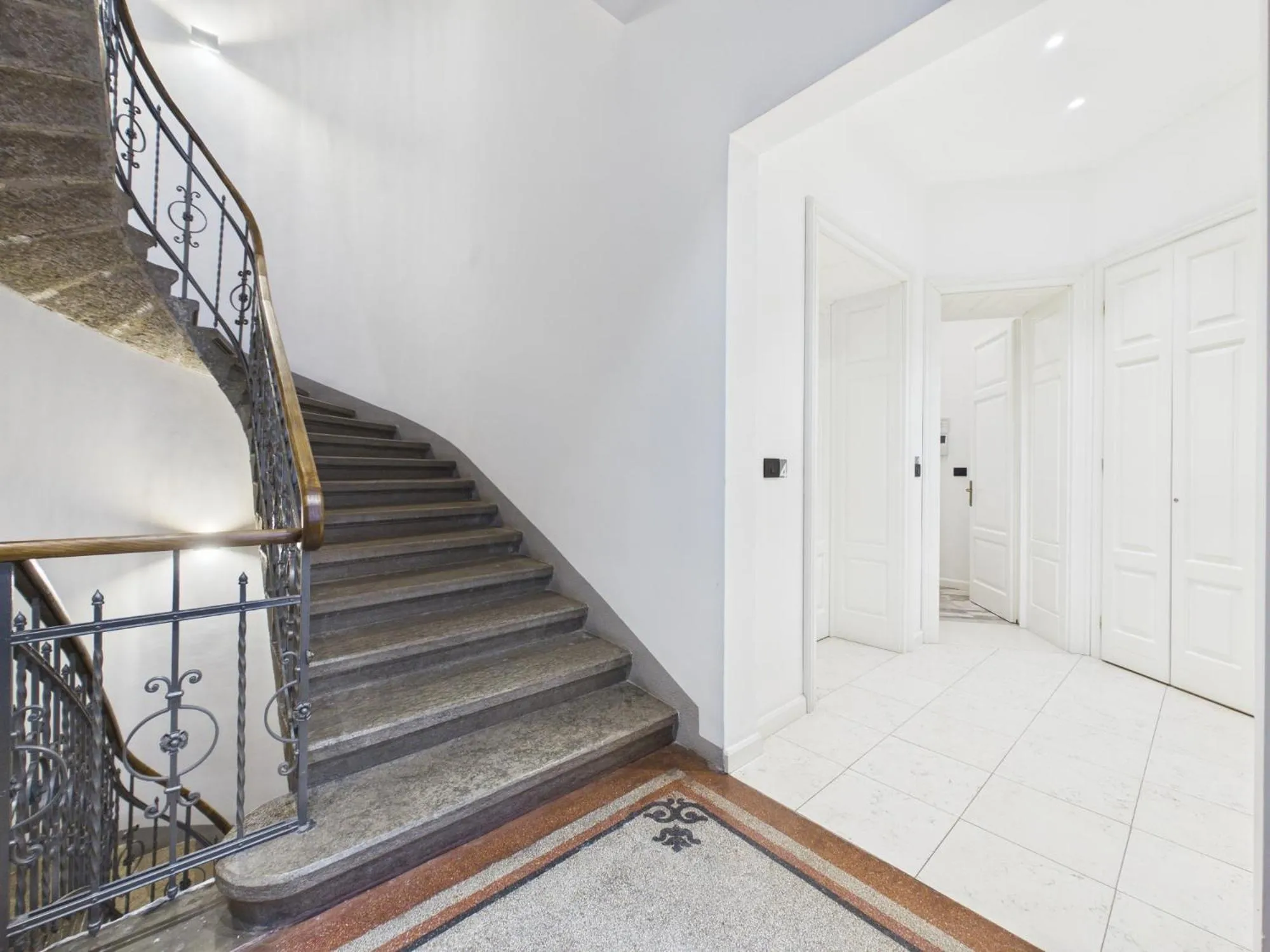 Property building in Apart No 6