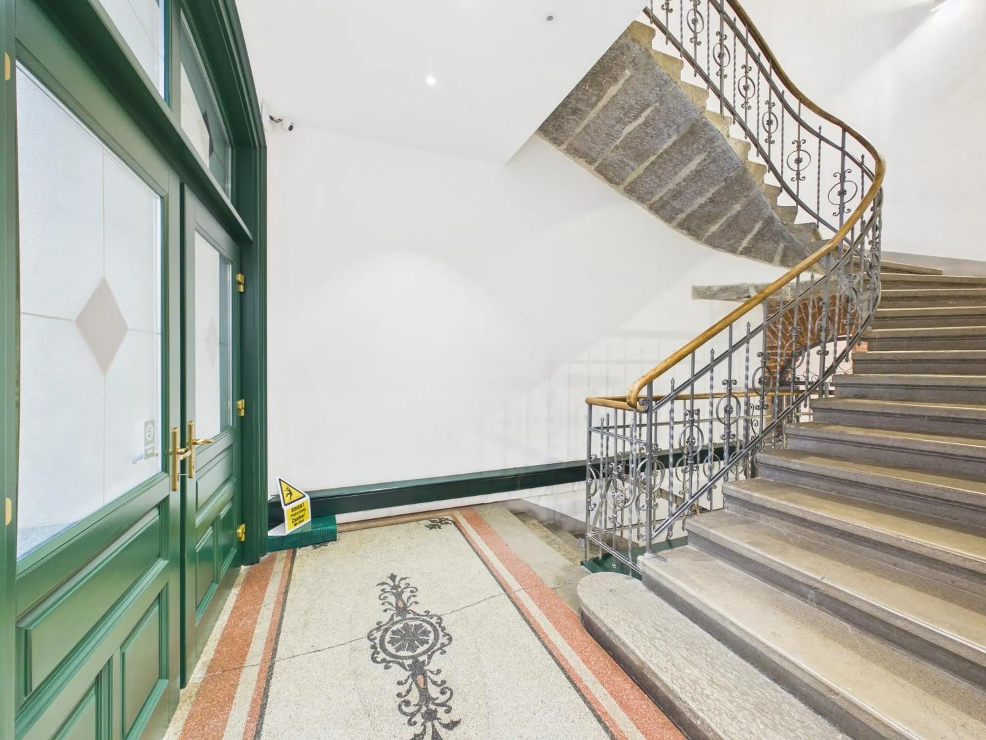 Property building in Apart No 6