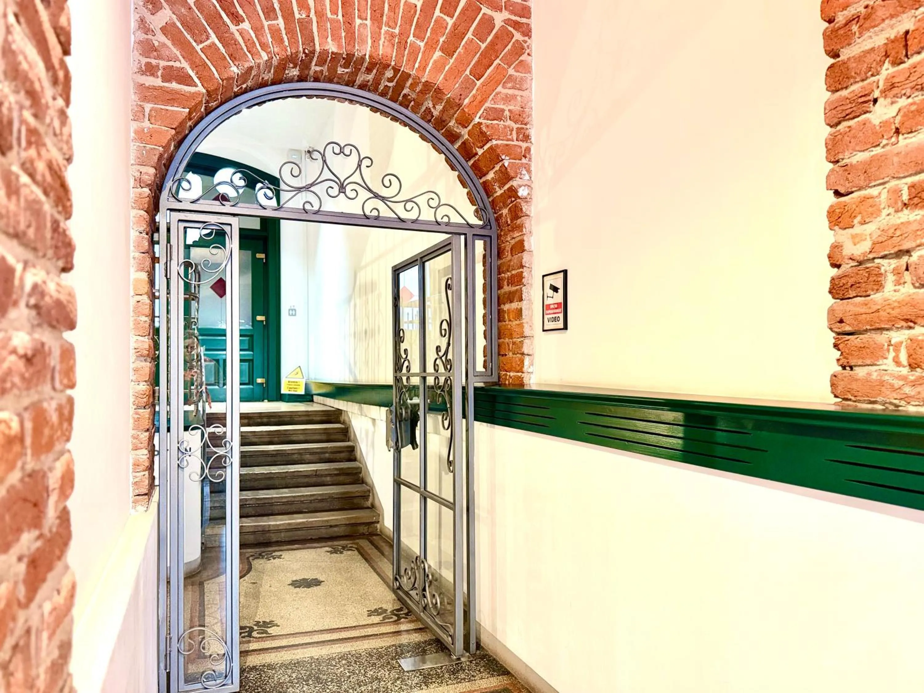 Property building in Apart No 6